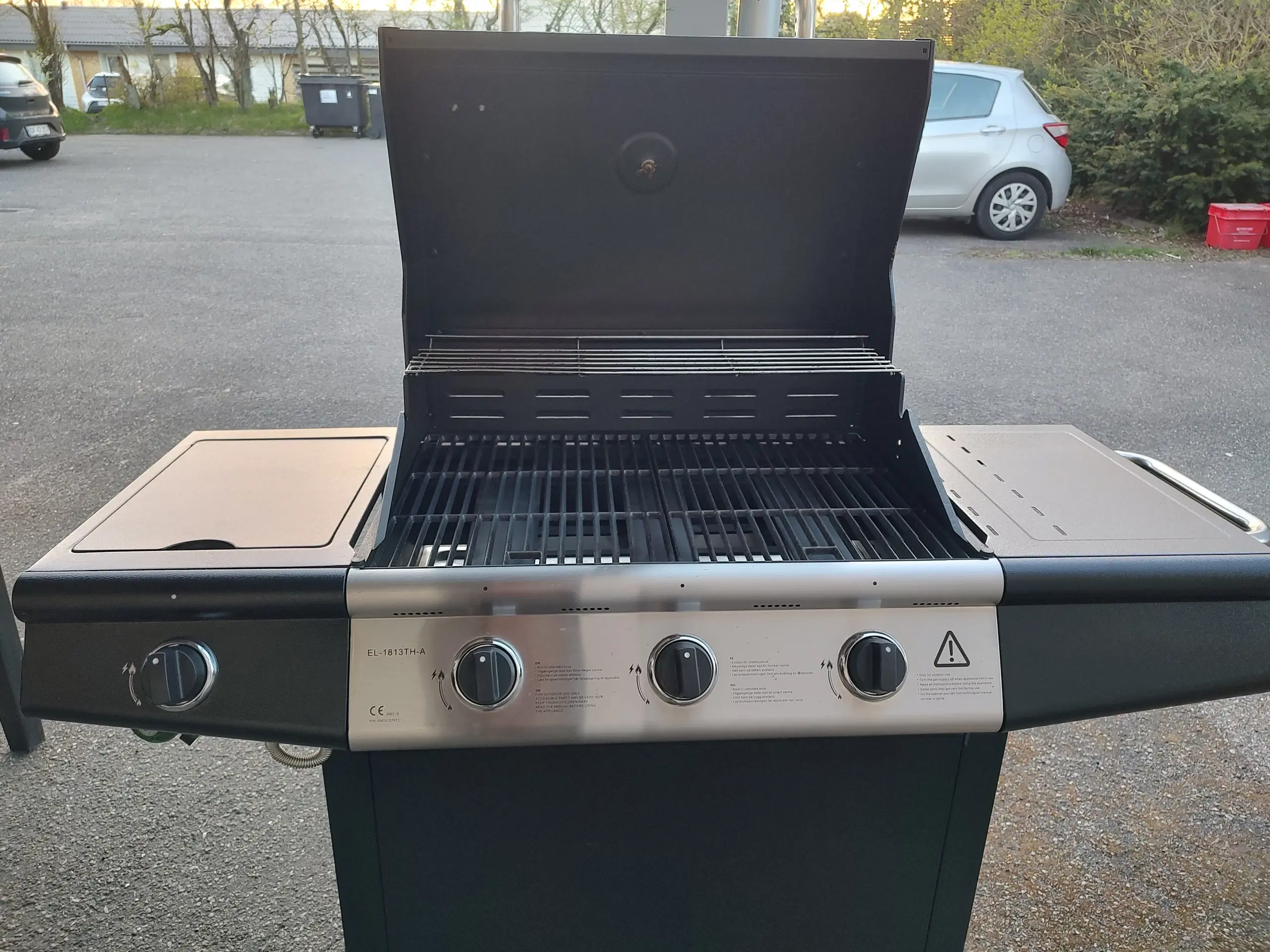 Gasgrill med 3 brænder