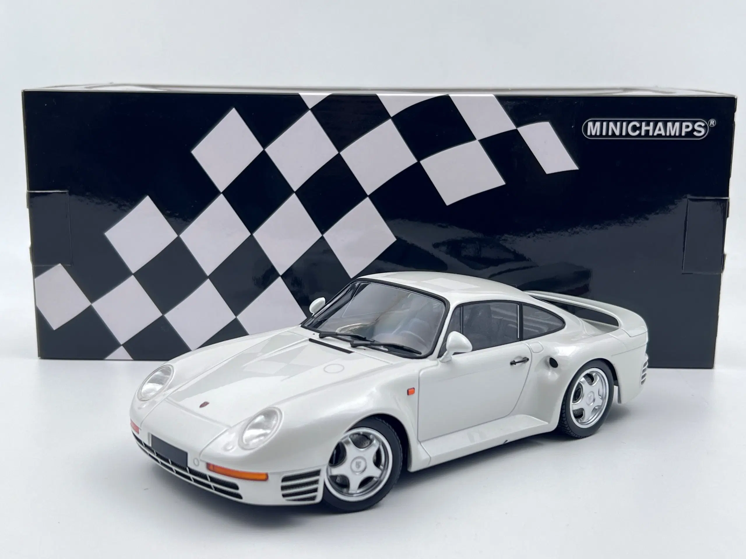 1986 Porsche 959 Coupé 1:18  Sjælden model