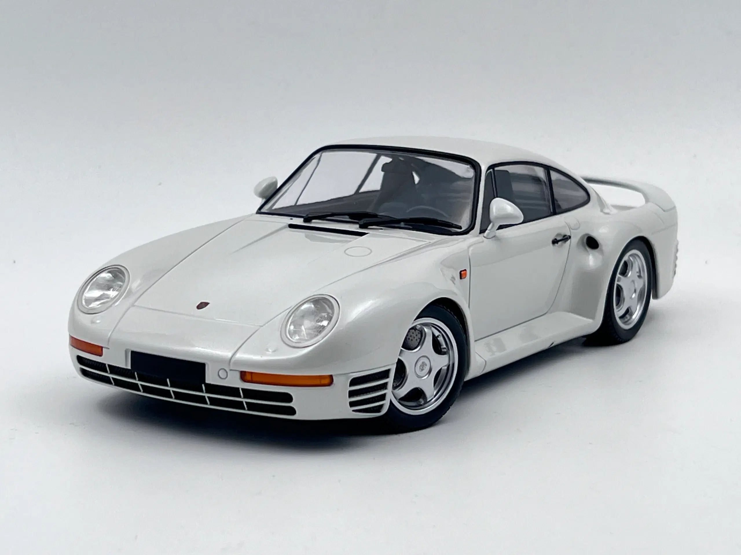 1986 Porsche 959 Coupé 1:18  Sjælden model