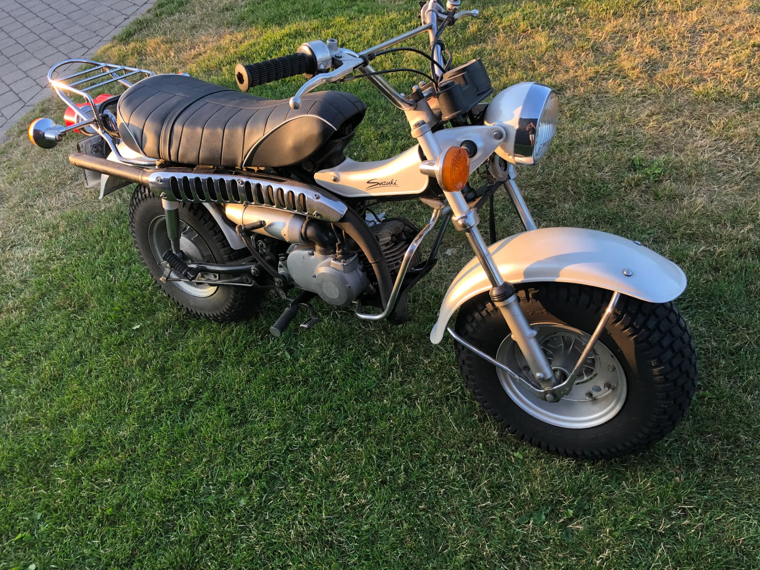 Suzuki RV90