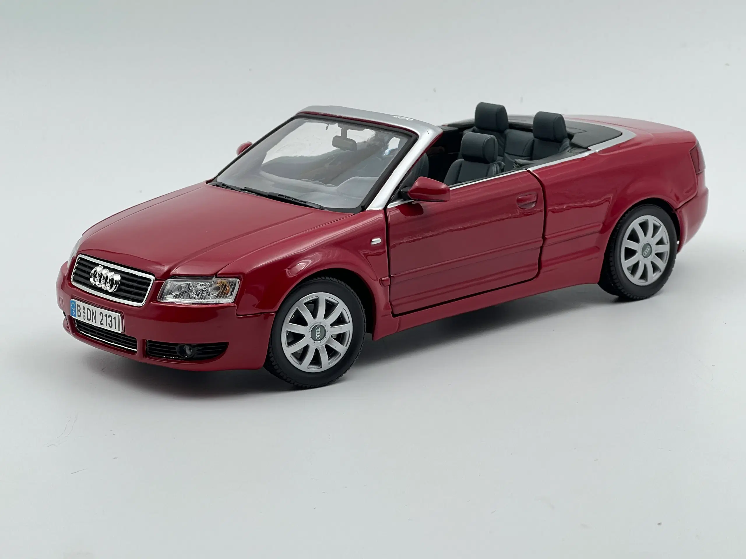 2004 Audi A4 30 V6 Cabriolet 1:18