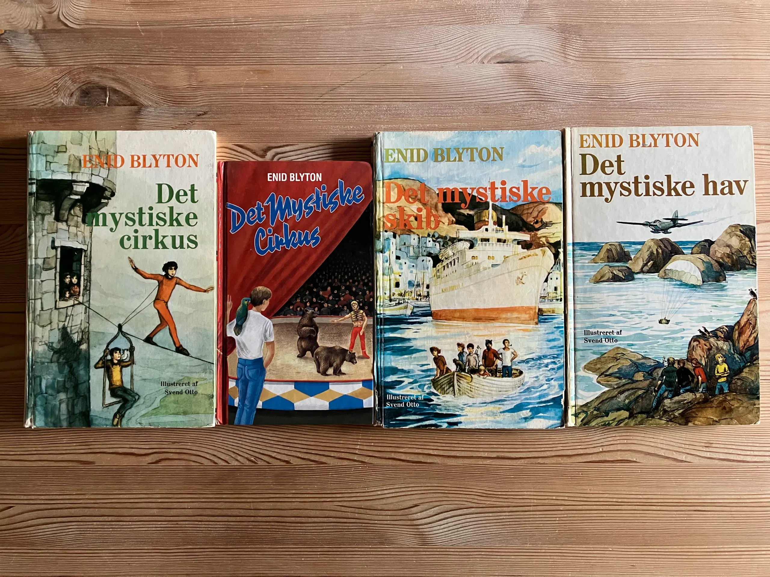 NEDSAT: 26 gamle bøger af Enid Blyton Grafisk