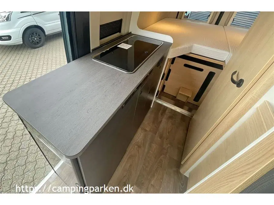 2024 - SunLight Cliff 640 RT Adv Edi aut   Lækker camper van 640 med sovetag! Grå metallak 140 hk Combi 4 dieselvarme og automatgear