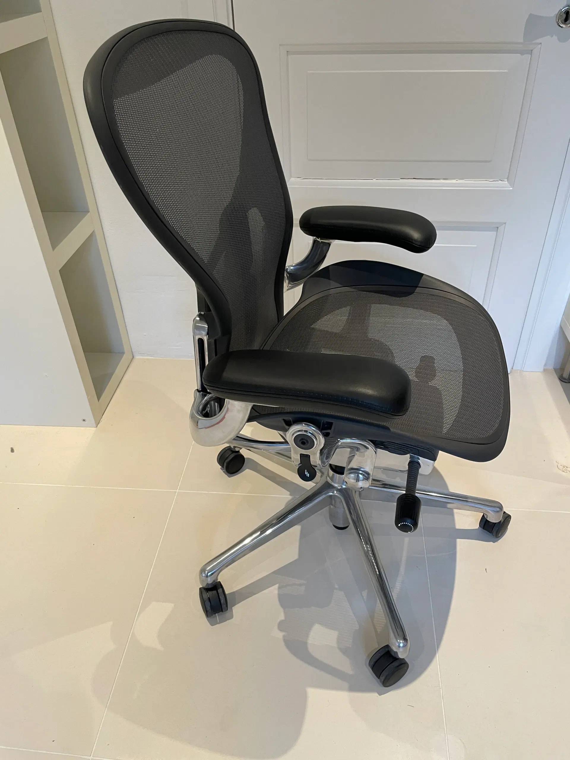 Herman Miller Aeron Kontorstol remastered Model B