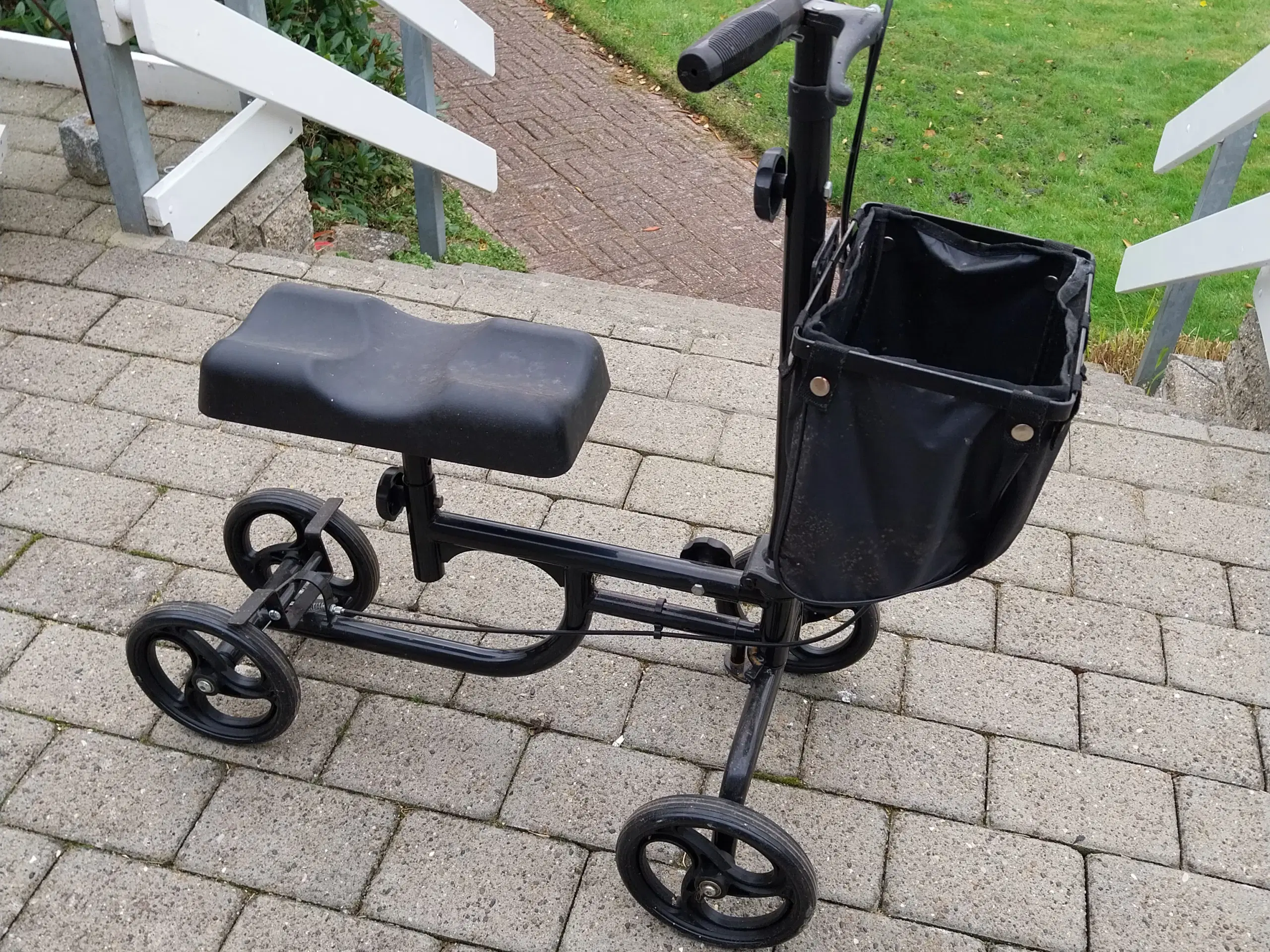 Knæ rollator