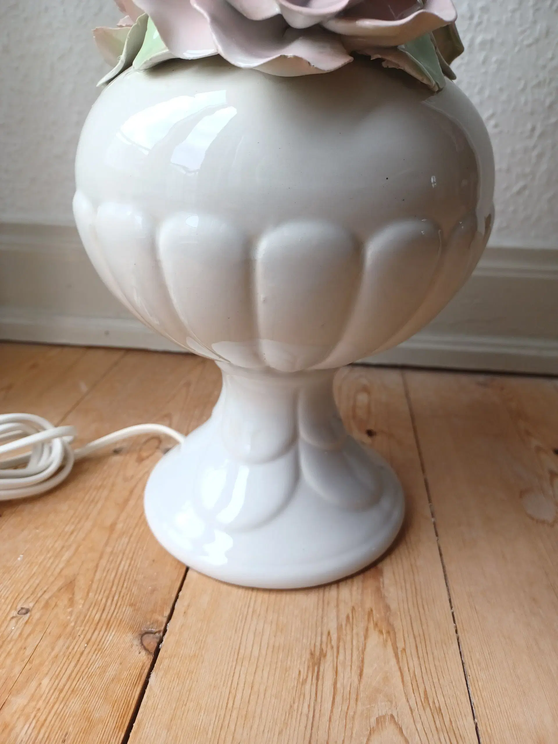 Smuk gl porcelæns lampe