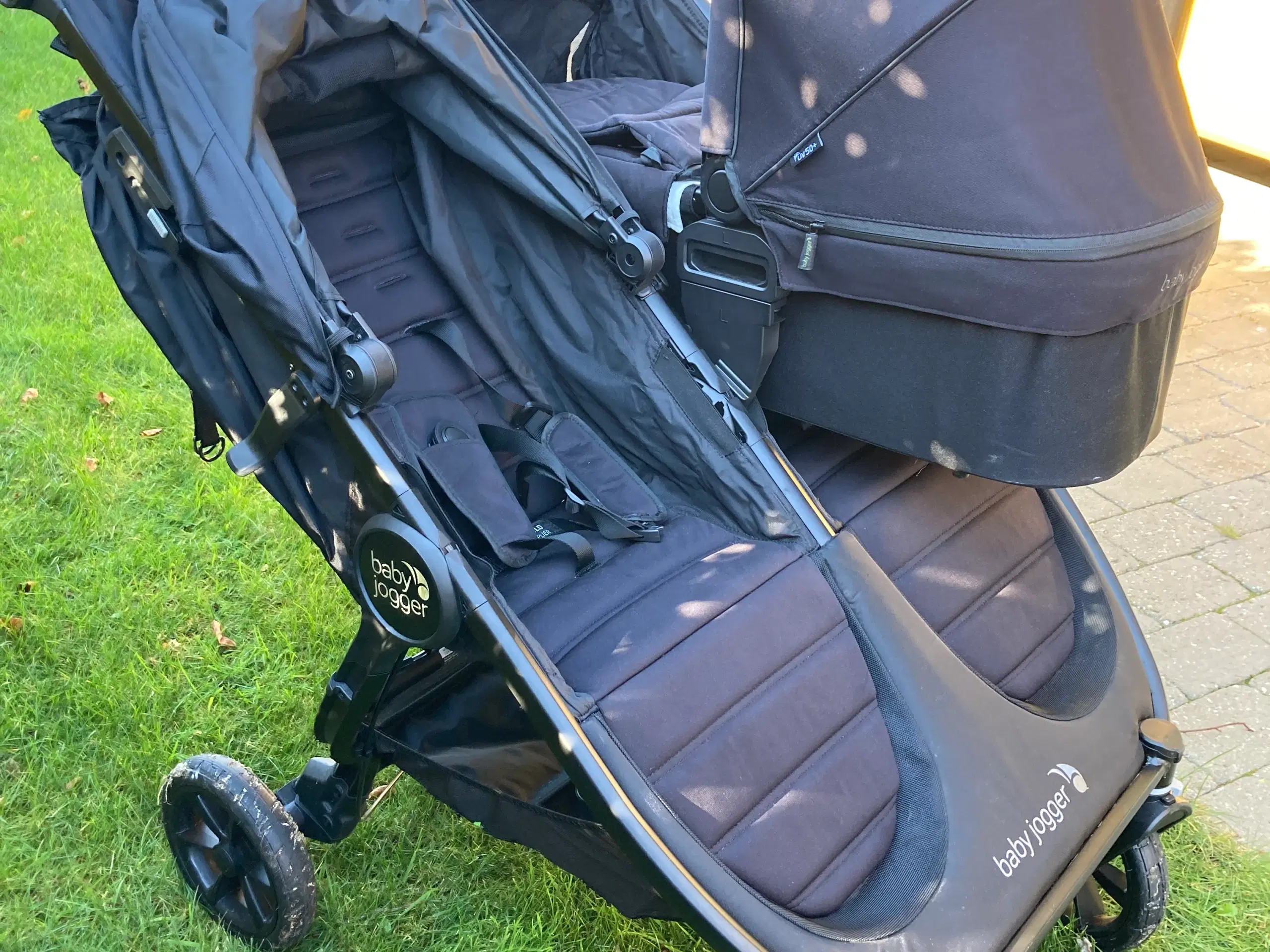 Baby Jogger City Mini GT 2 med barnevognsindsats