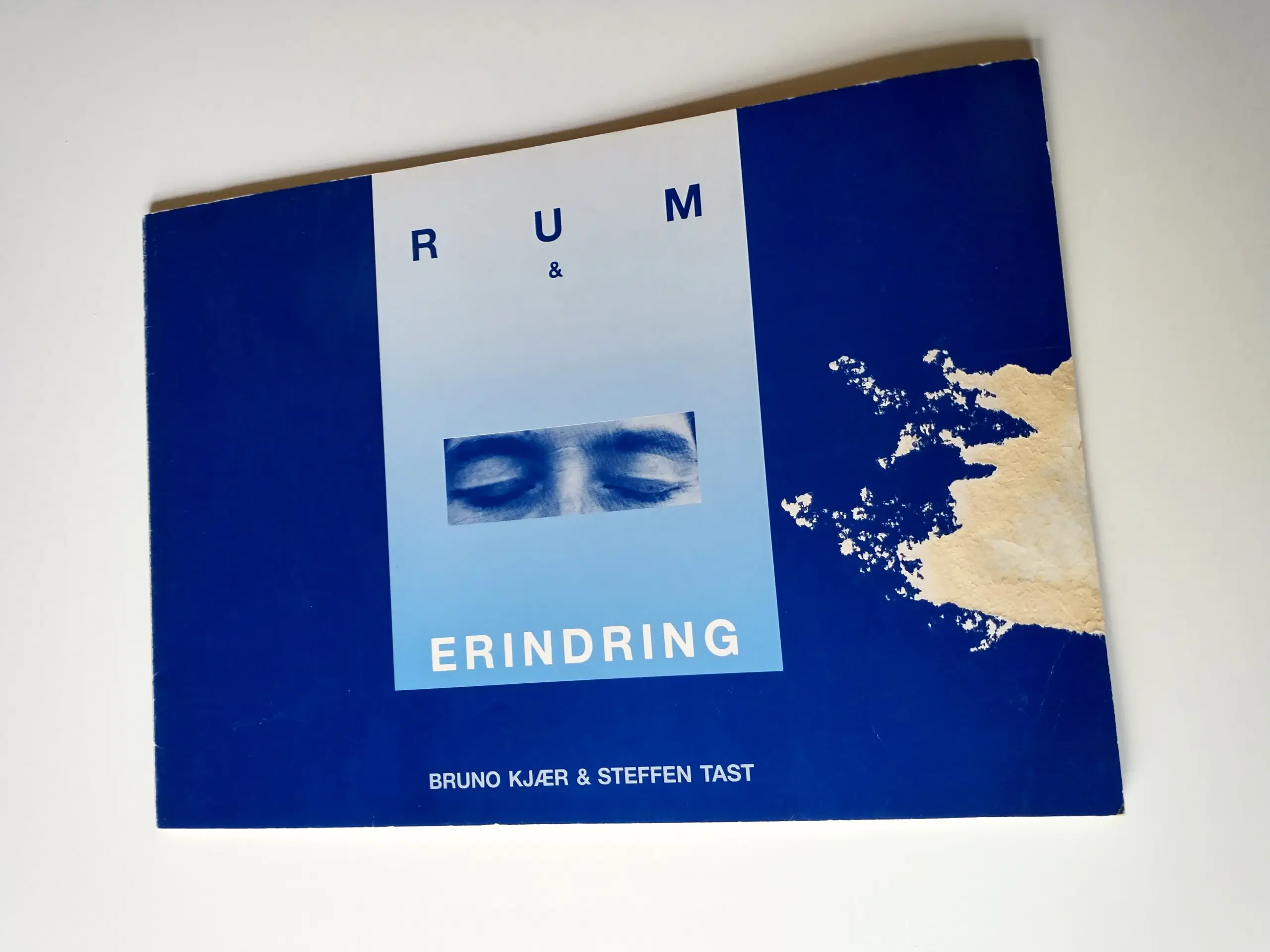 Rum  erindring Af Bruno Kjær  Steffensen Tast