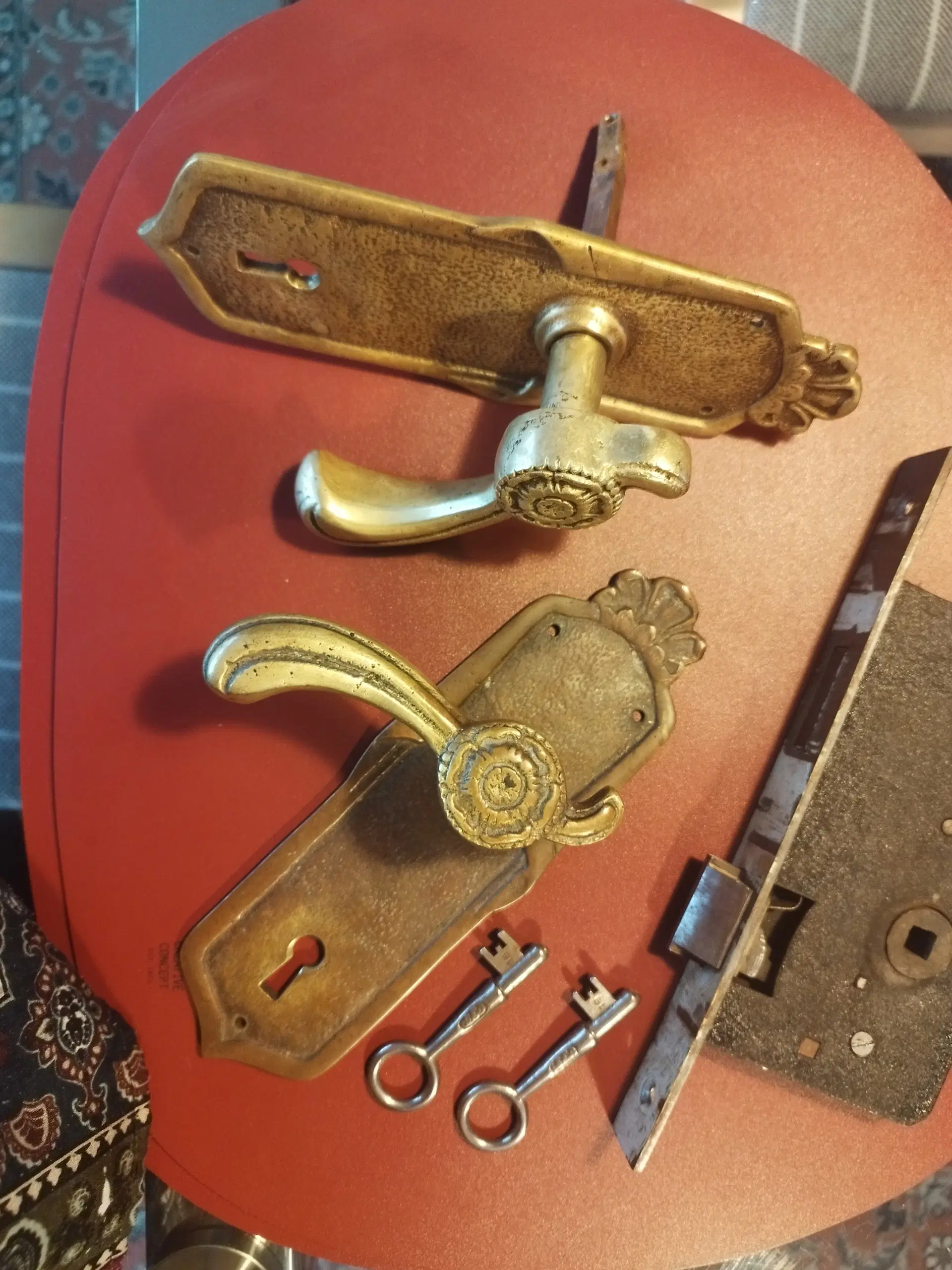 Dørgreb i messing højskilte lås og 2 nøgler