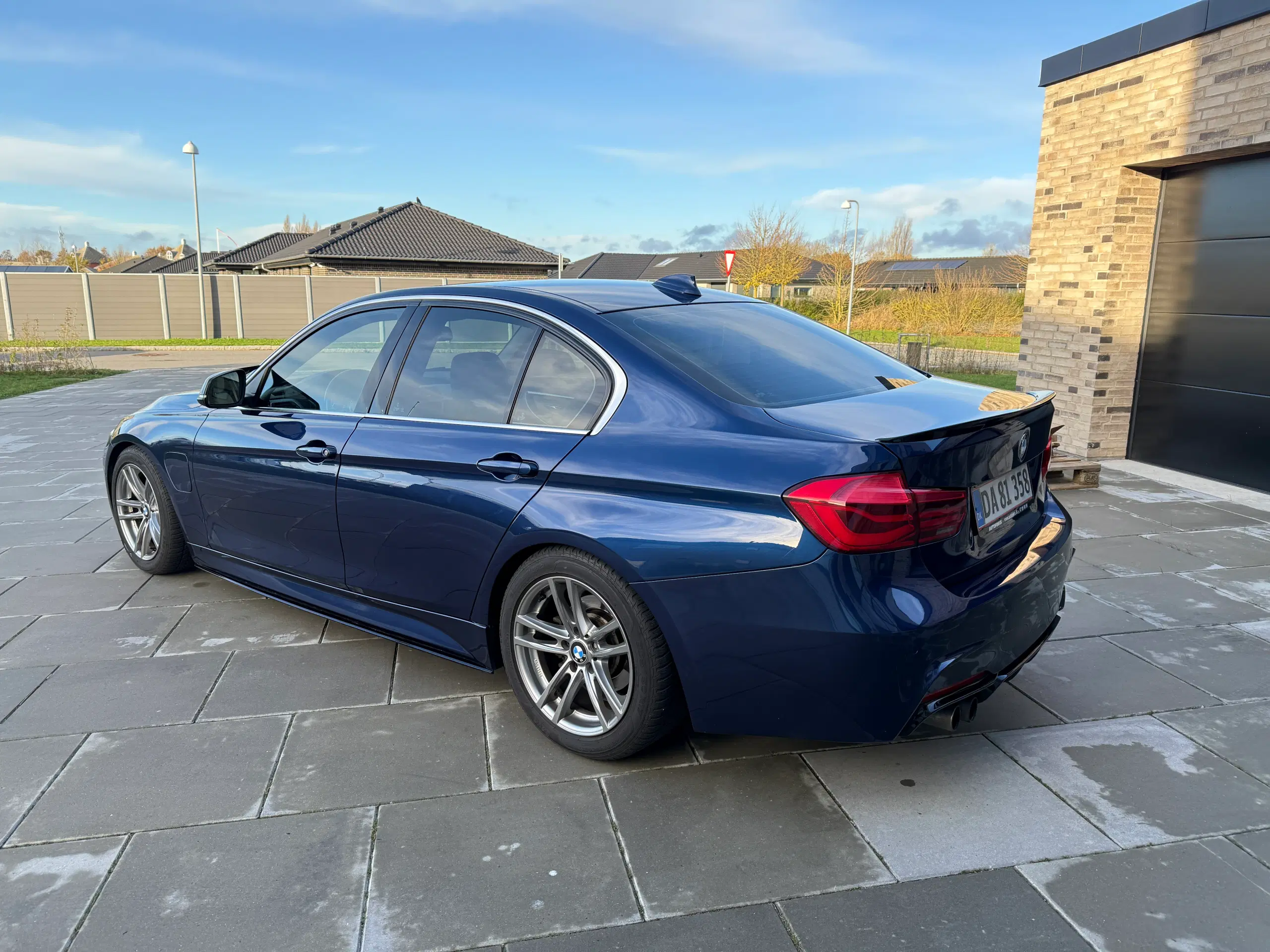 BMW 330e