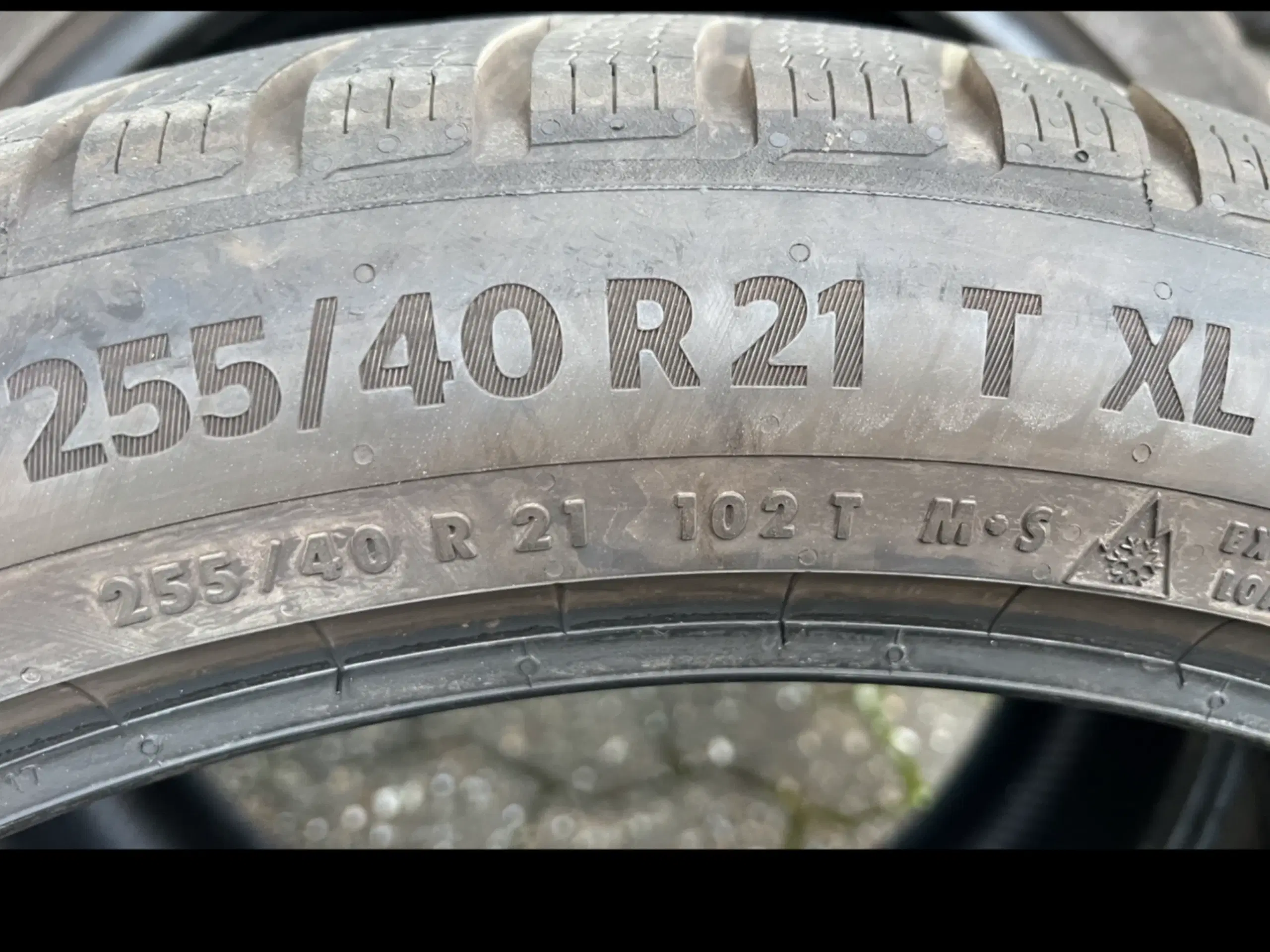 Vinterdæk Continental 255 / 40 / R21 8mm mønste