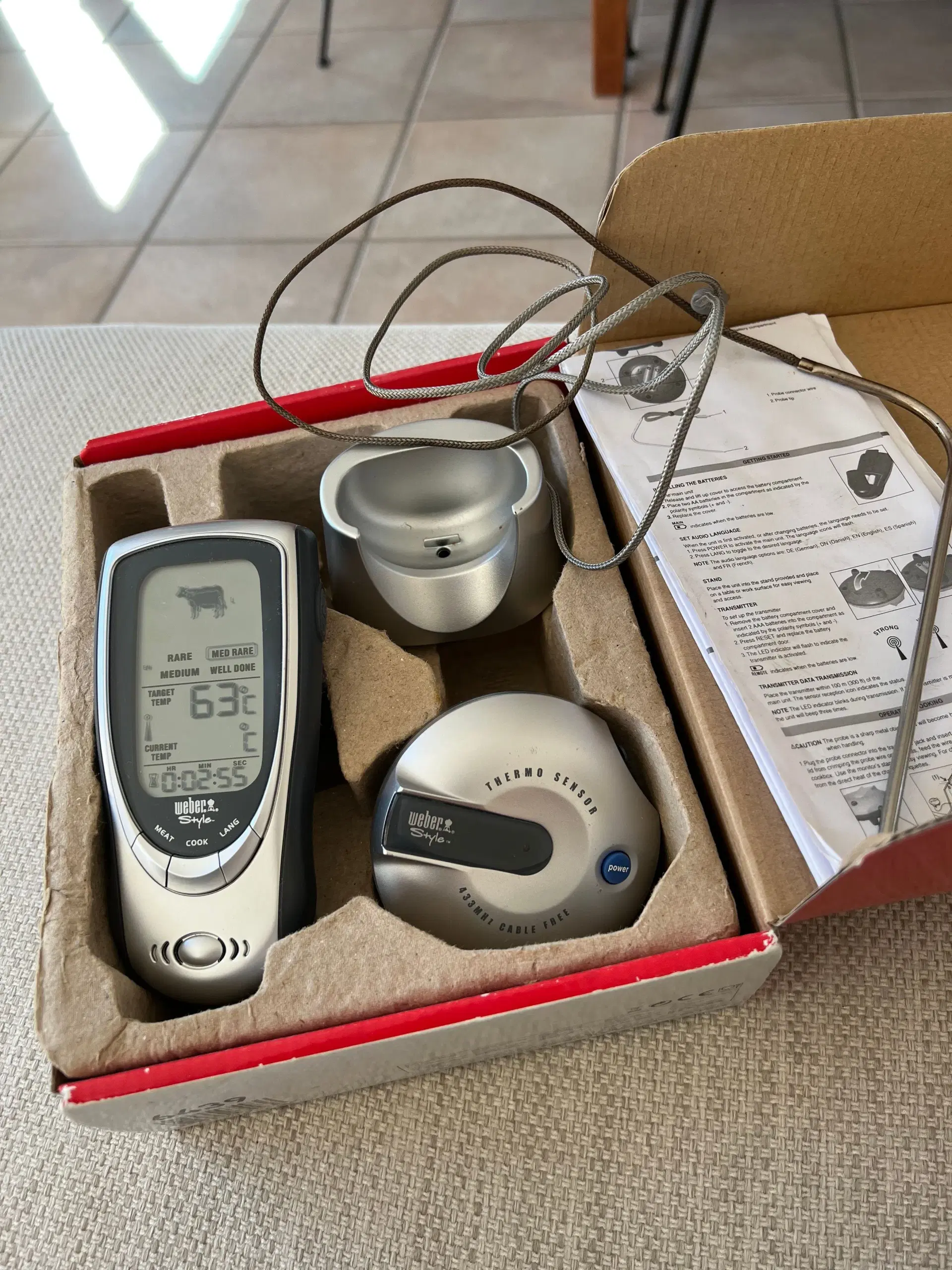 Weber digital thermometer