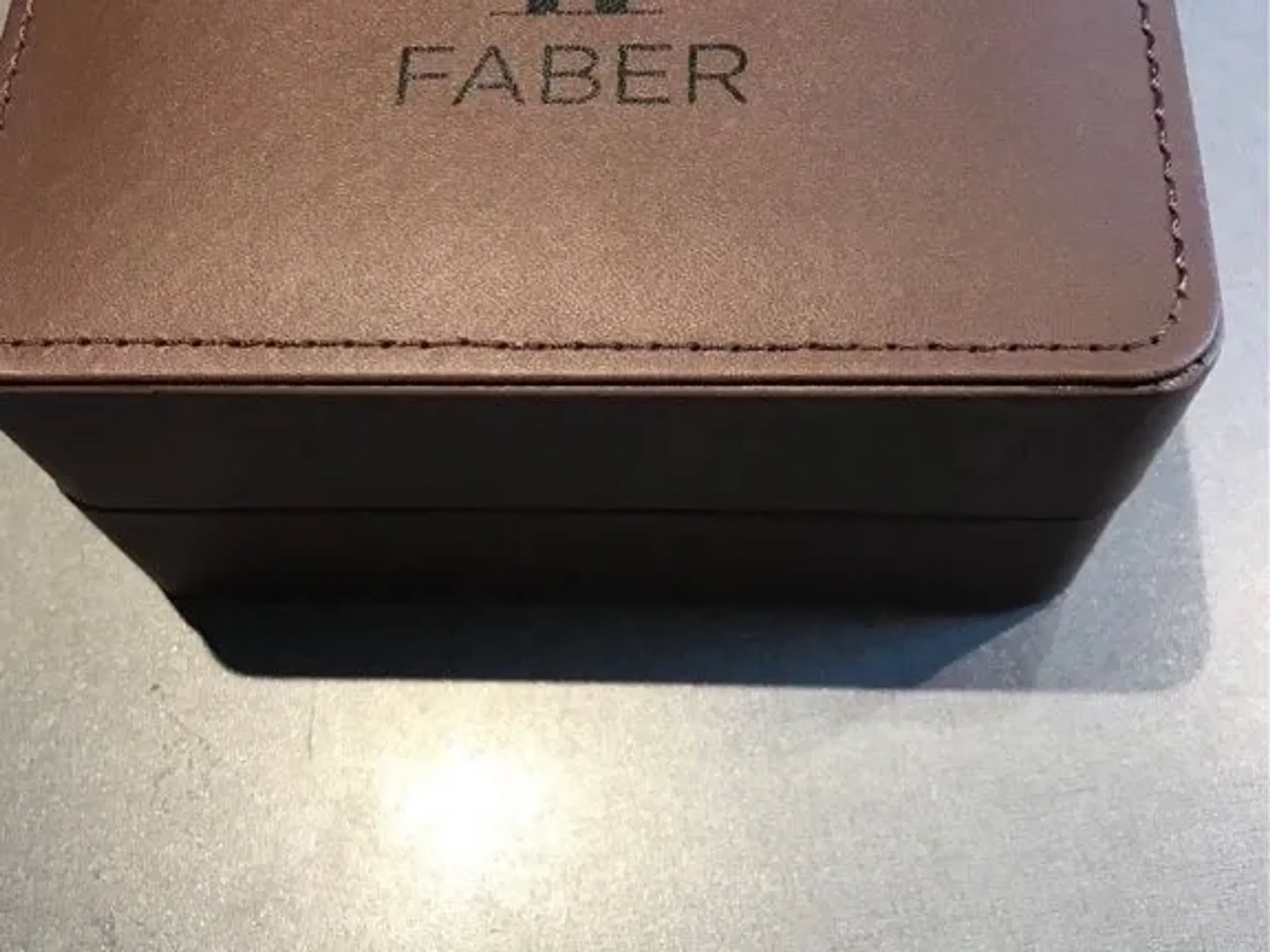 Faber armbånd ur