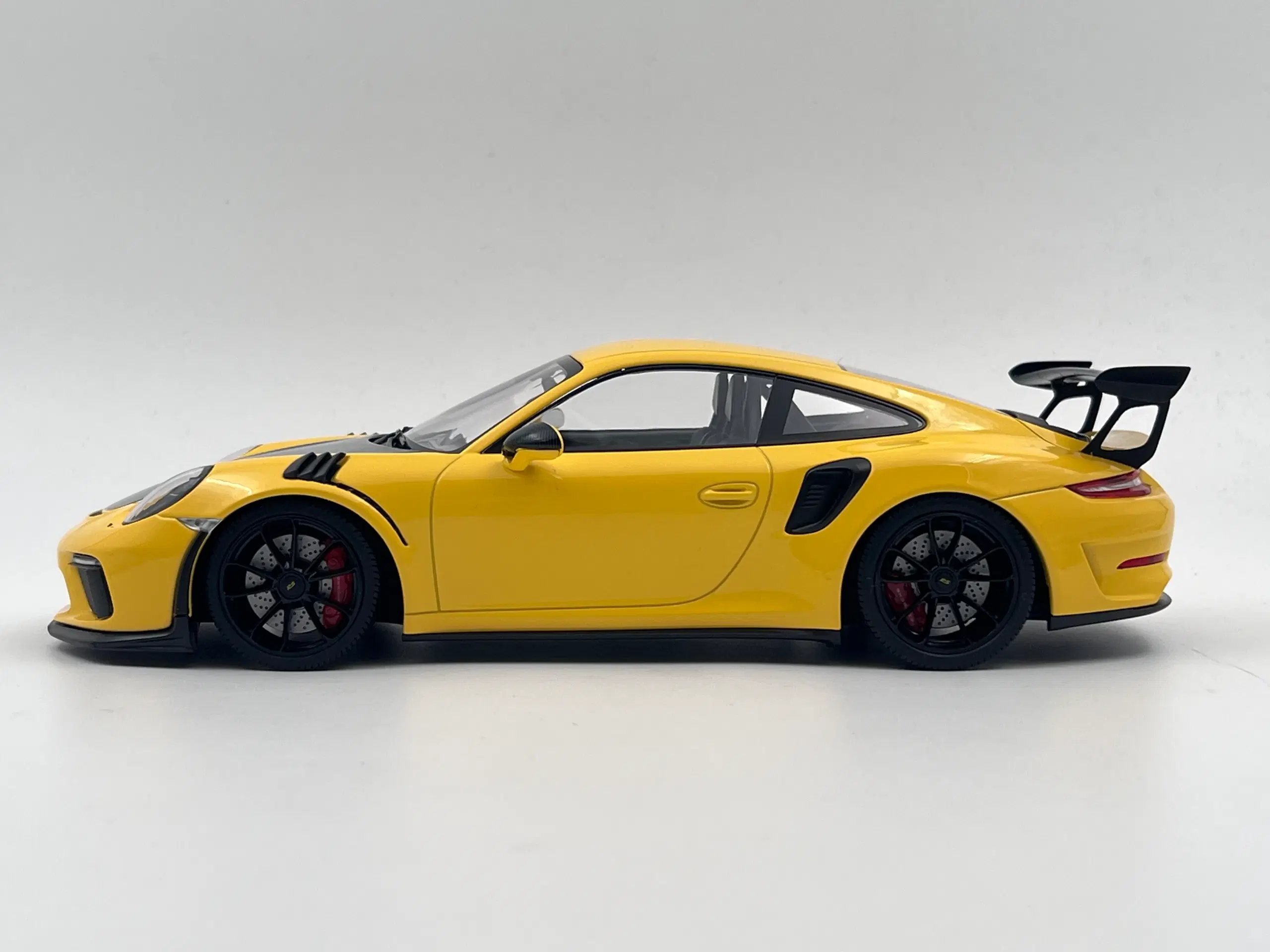 2019 Porsche 911 (9912) GT3 RS 1 af 402 - 1:18