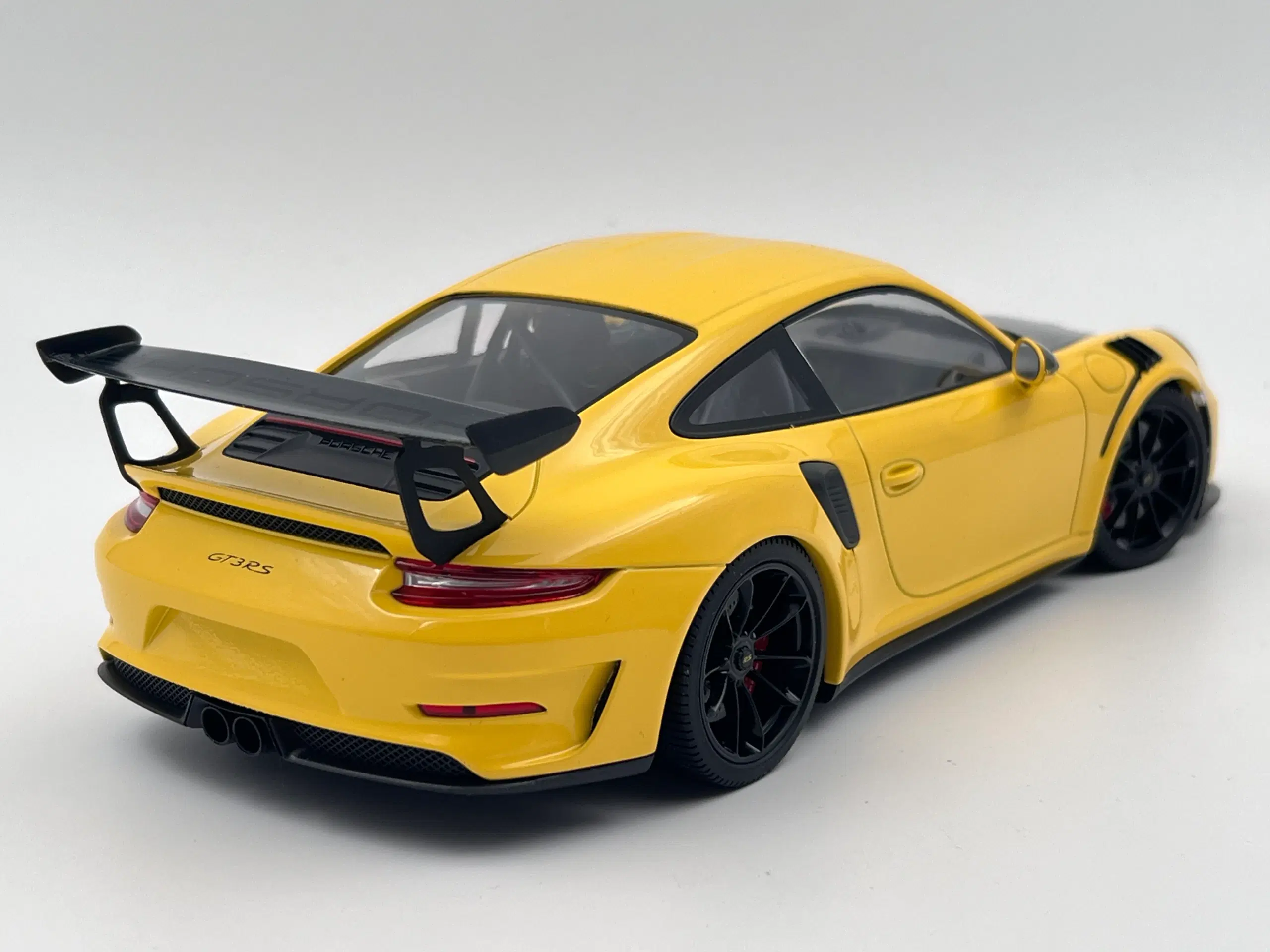 2019 Porsche 911 (9912) GT3 RS 1 af 402 - 1:18