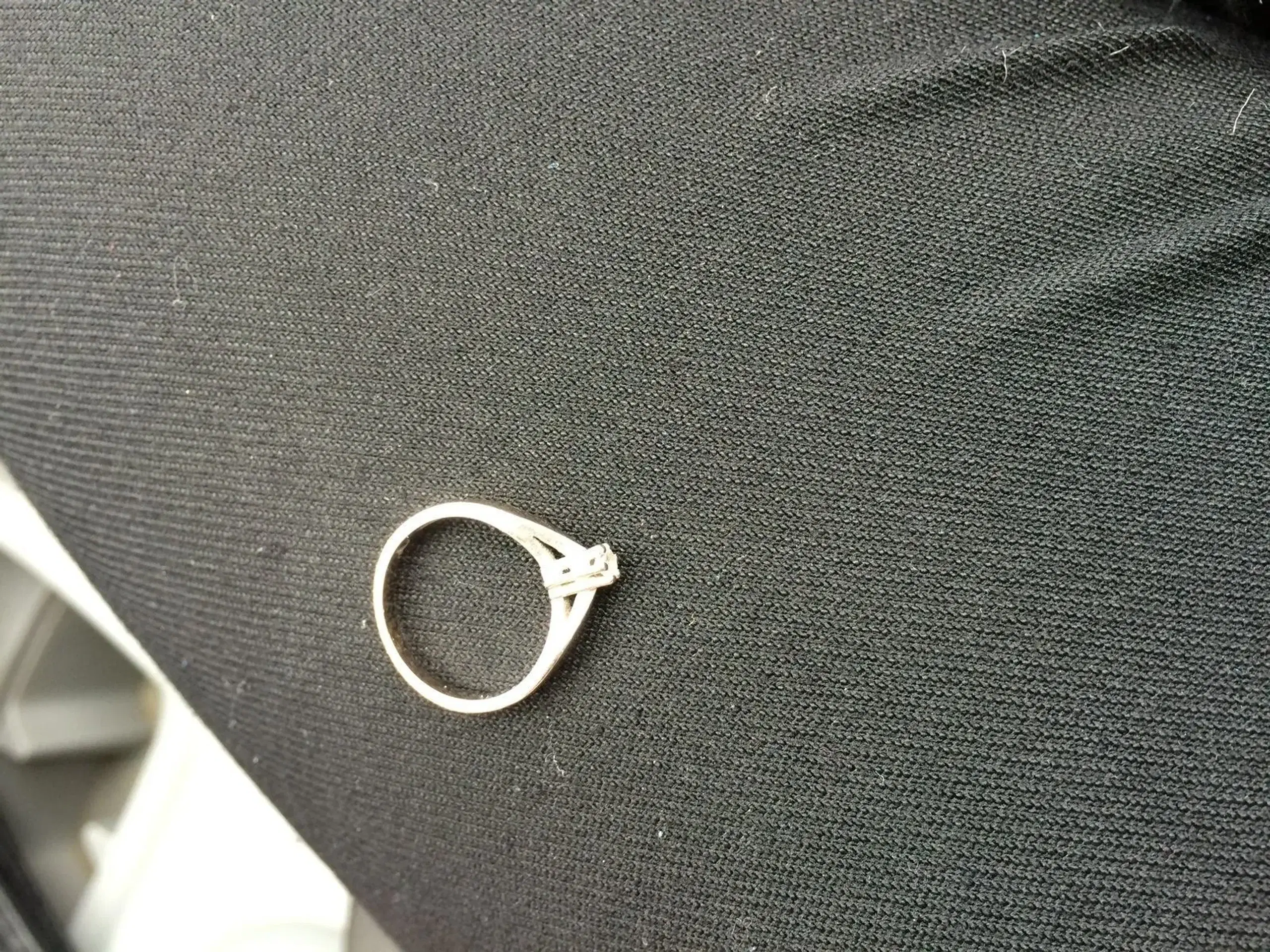 Hvidguld ring