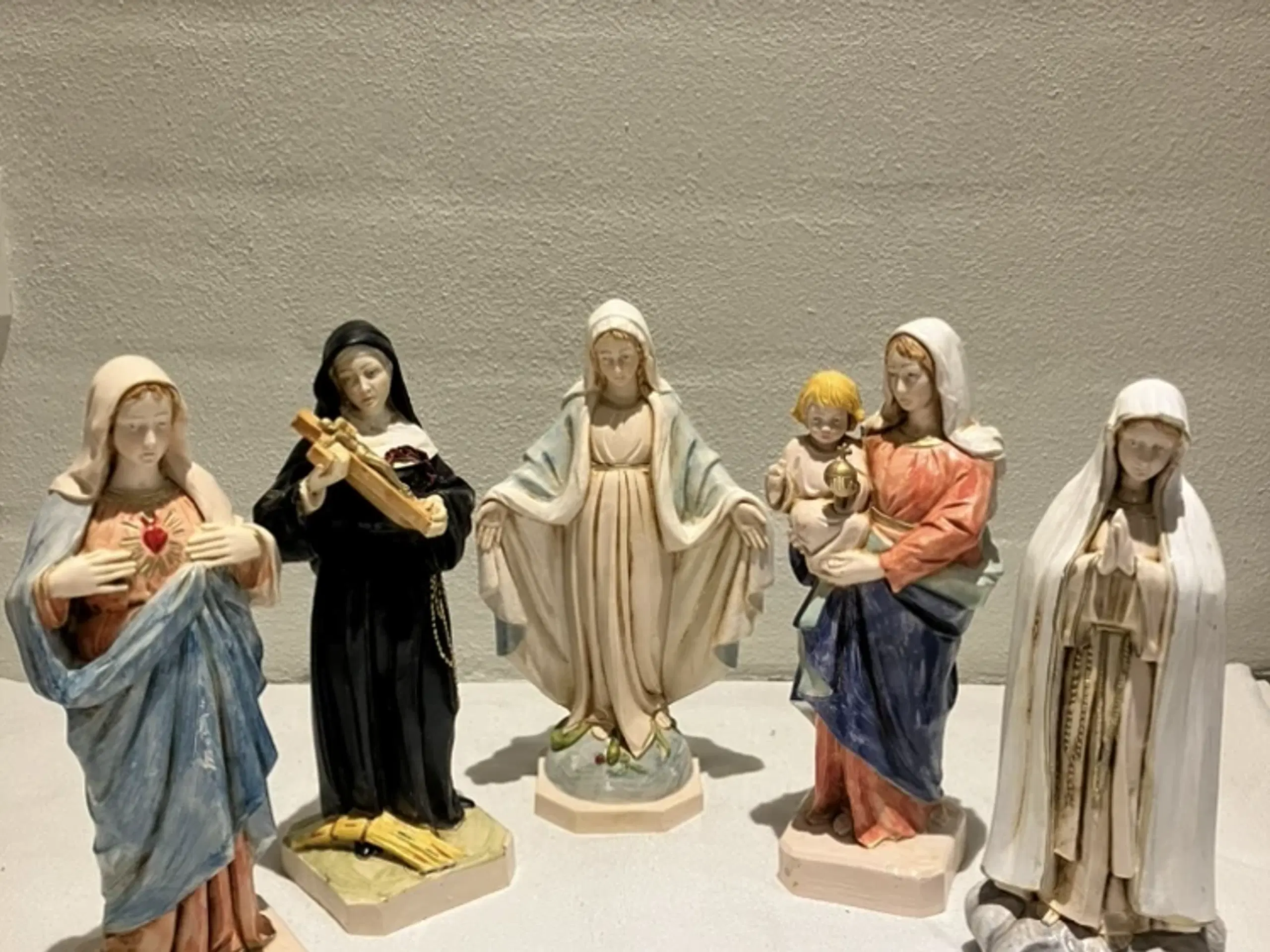 5 flotte Madonna / Jomfru Maria figurer