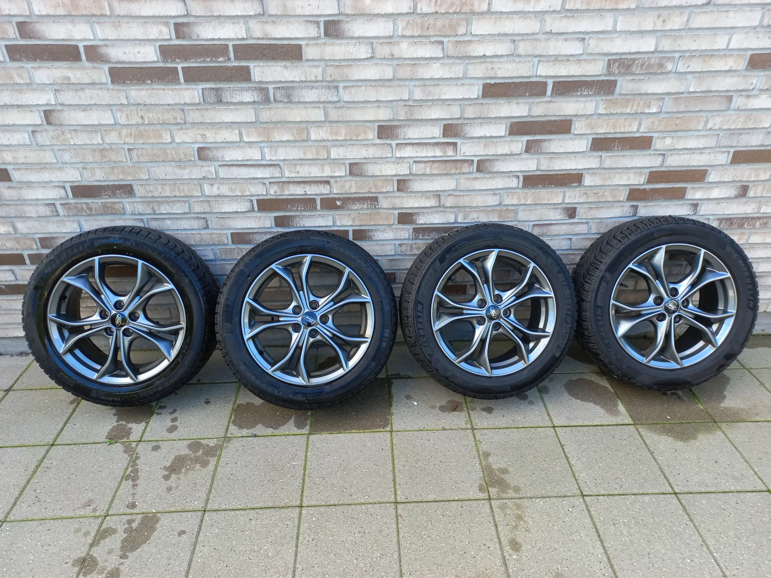 Originale Ford Alu 5 x 108 m Vinterdæk 225/55R17