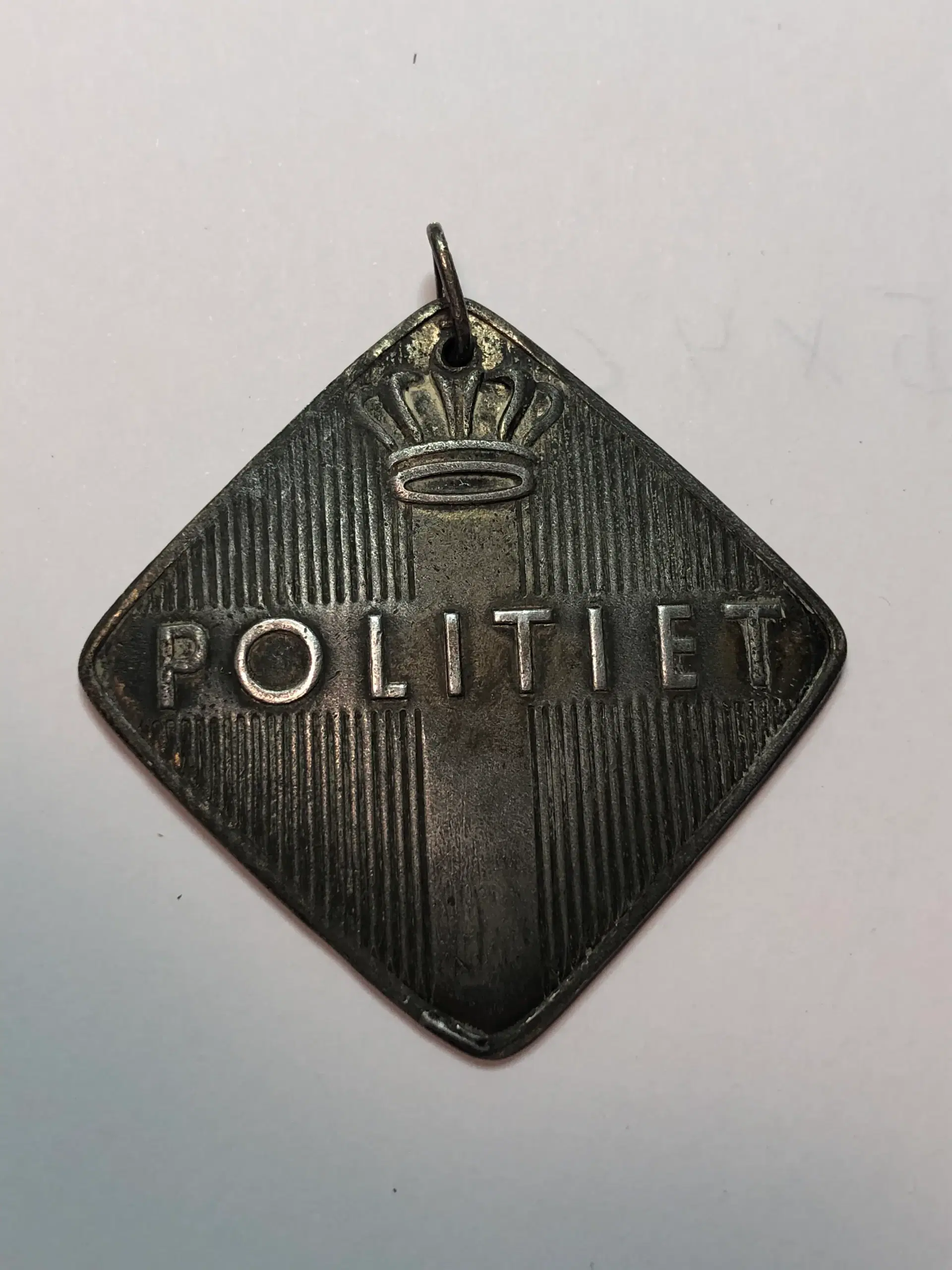 KØBES : Politskilte