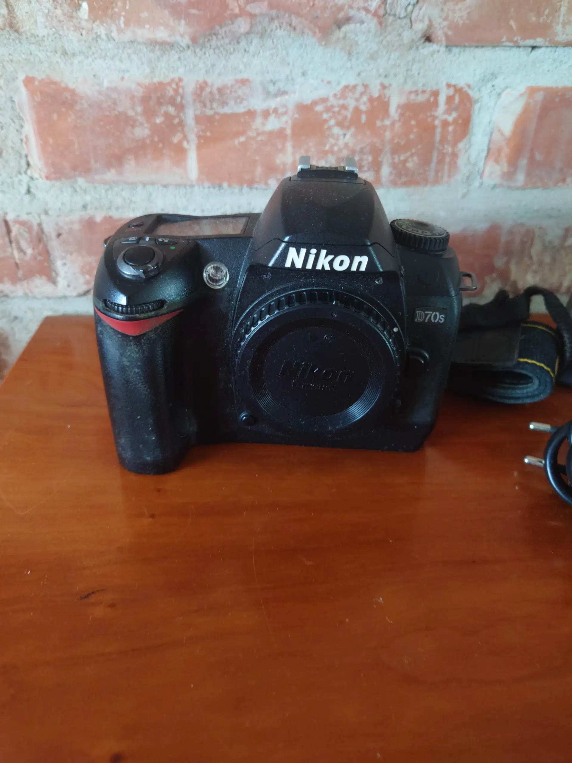 Nikon D70 6 MP HUS