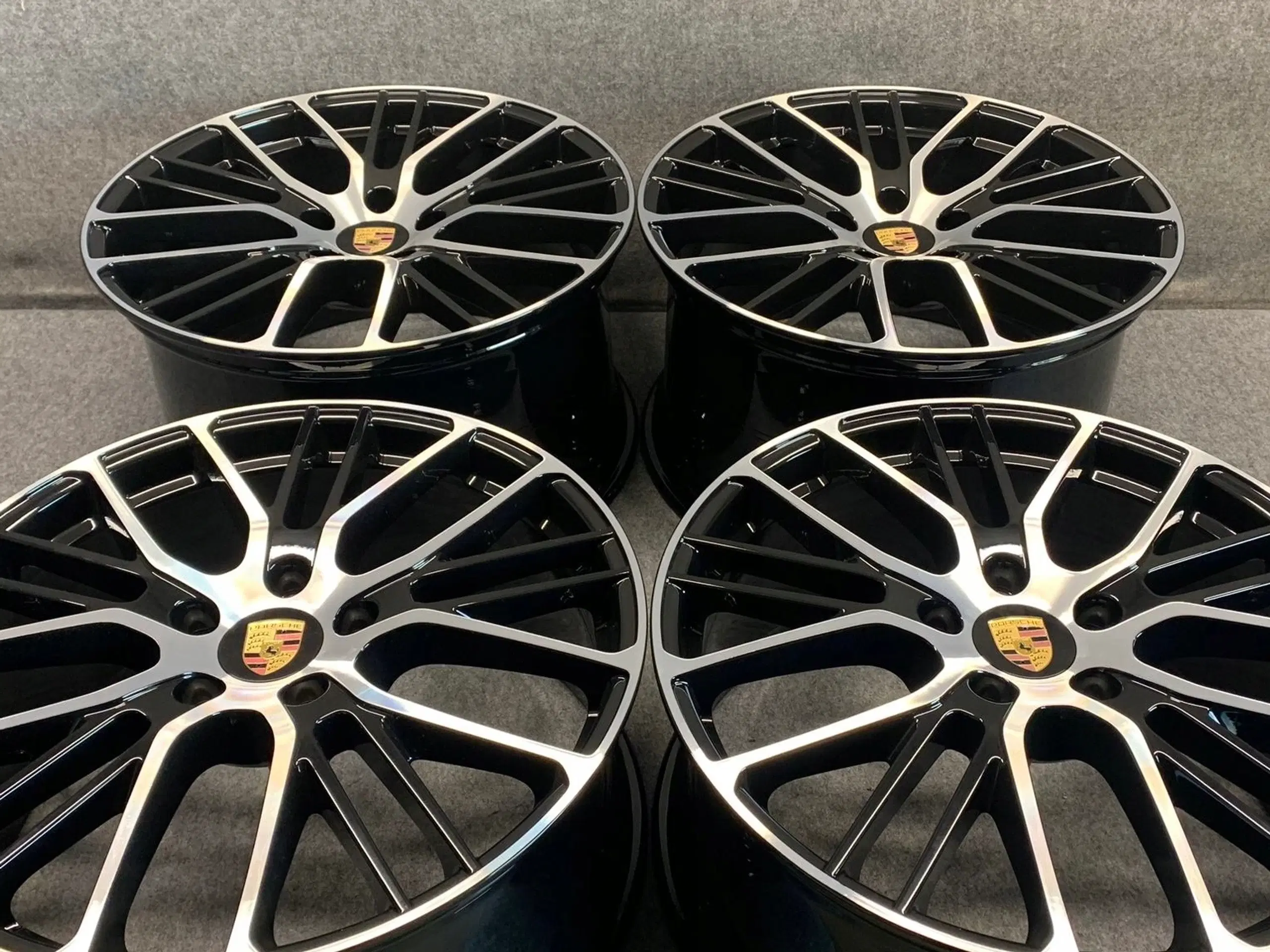 PORSCHE PANAMERA 971 G2 SPORT 95J og 11J x 21"