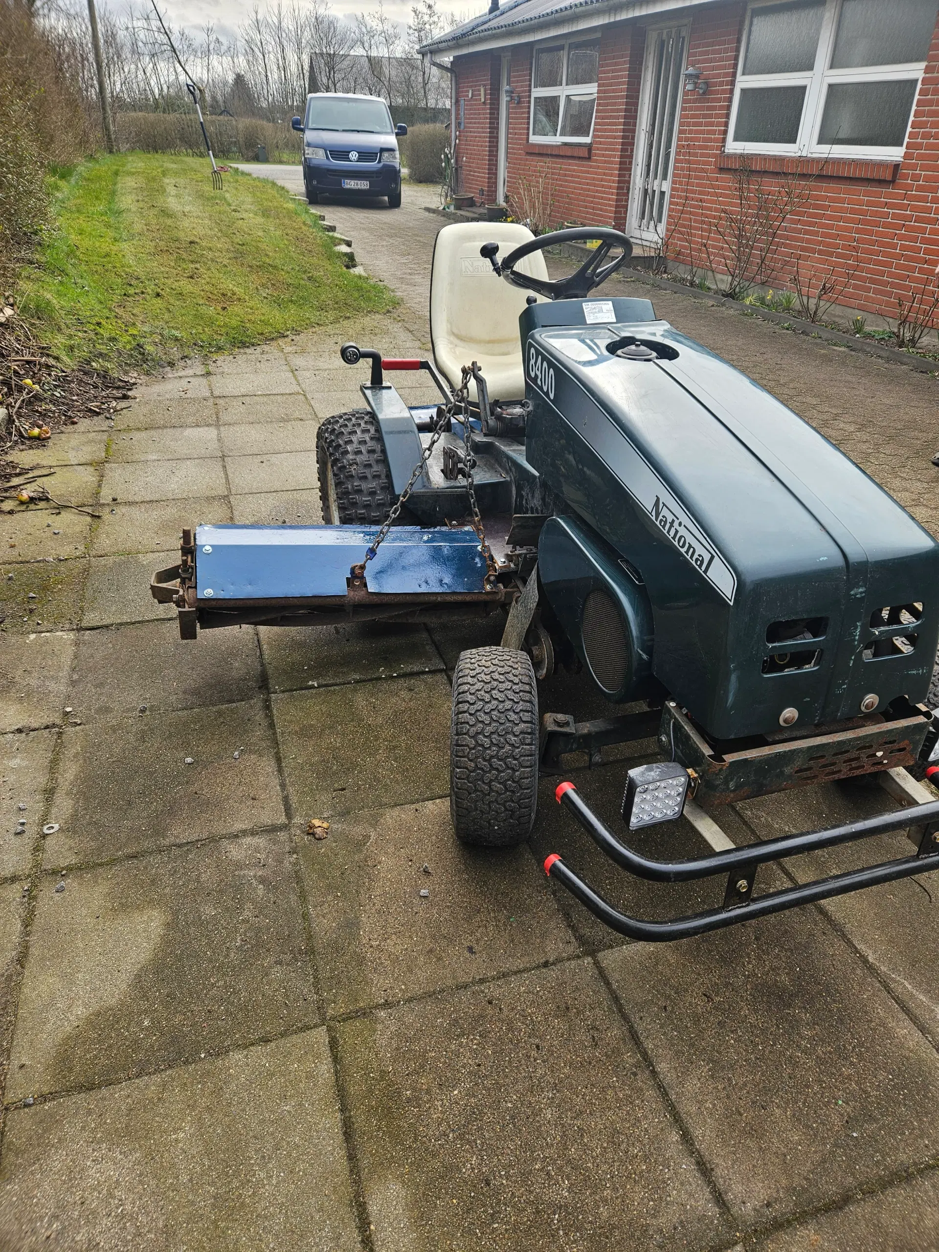 national 8400 plæne tractor