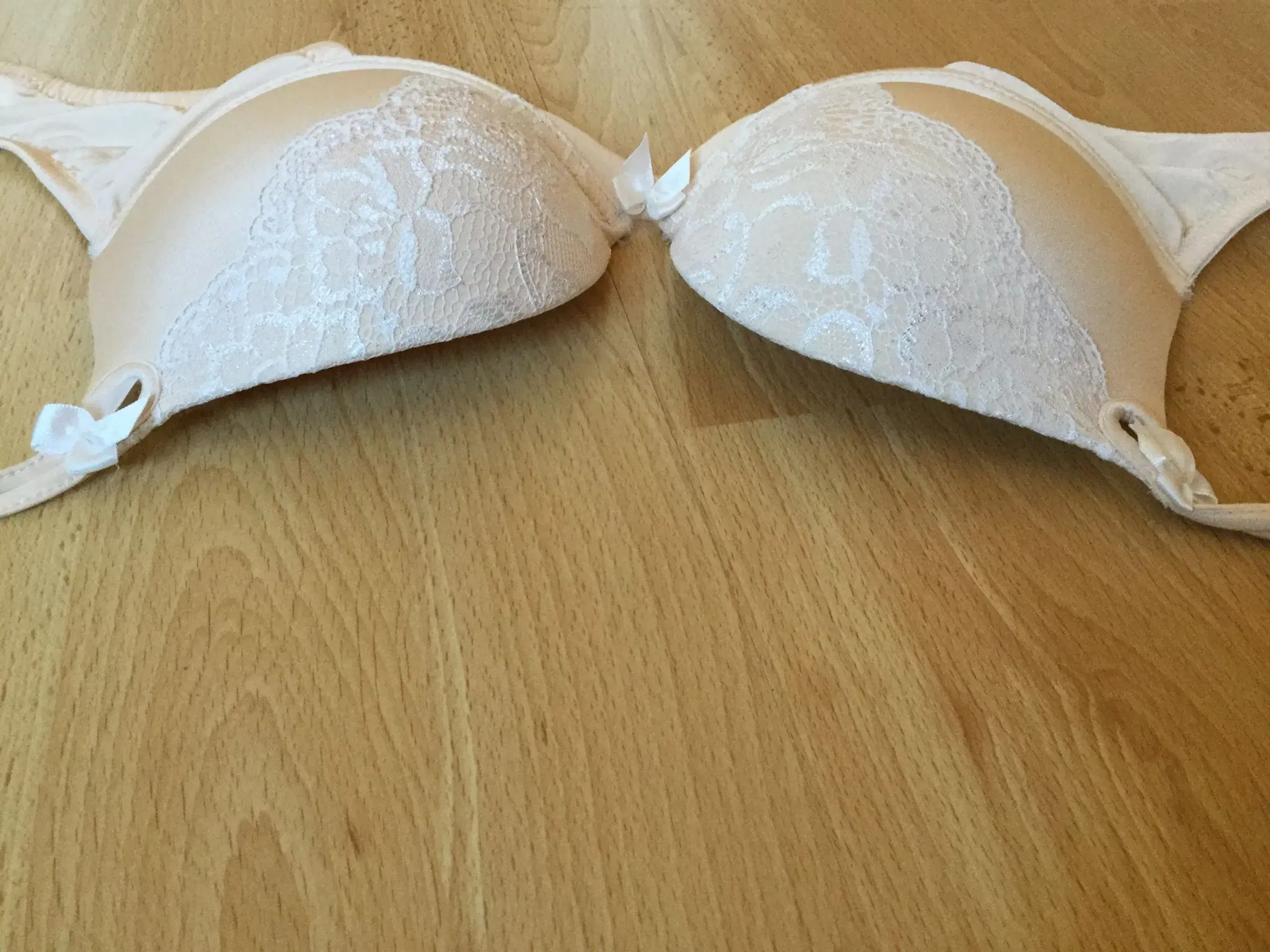 *Ny* Hunkemøller push up BH  str 75 / B