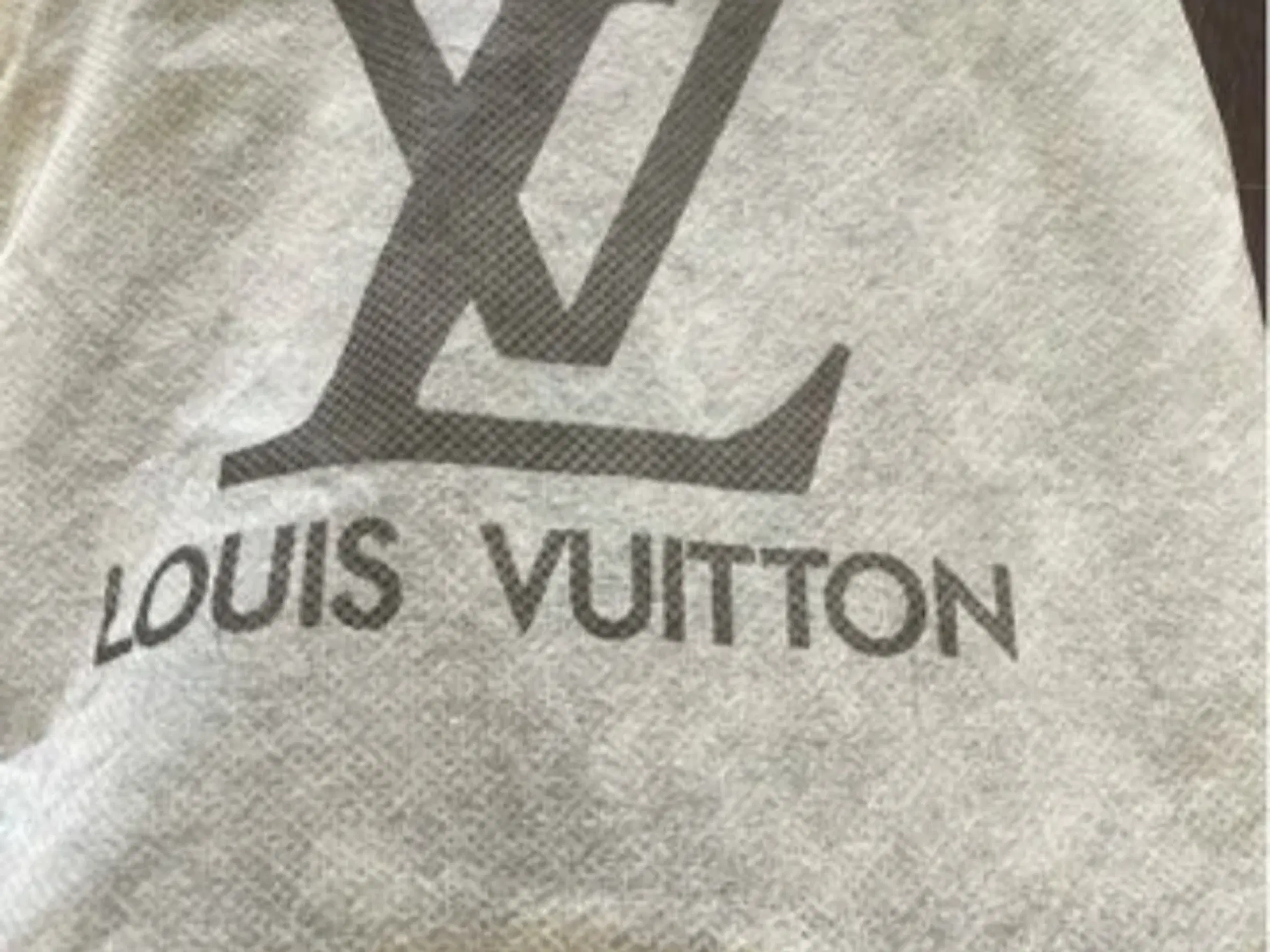 Louis Vuitton hue og halstørklæde i cashmere