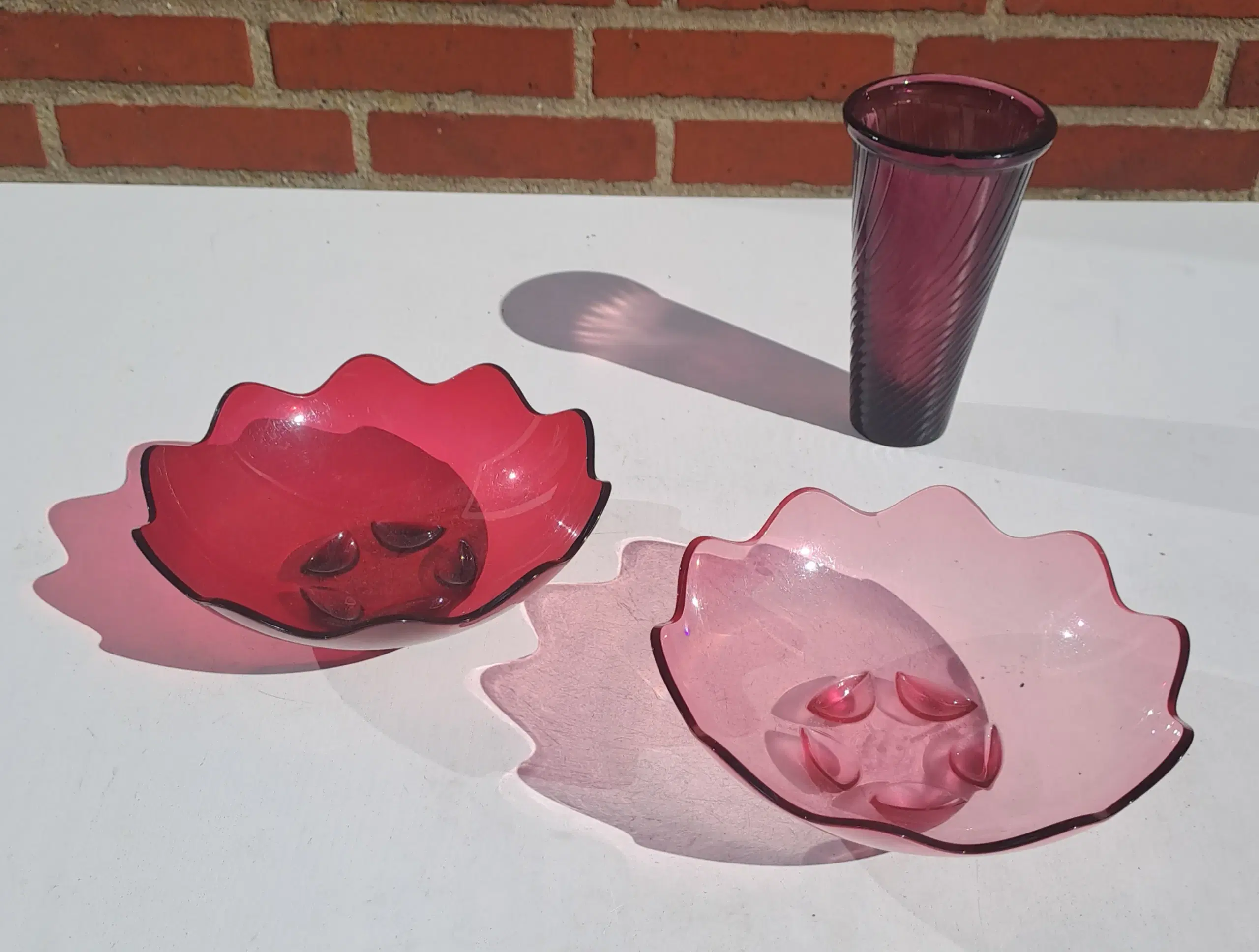 Tupperware og vintage glas vase