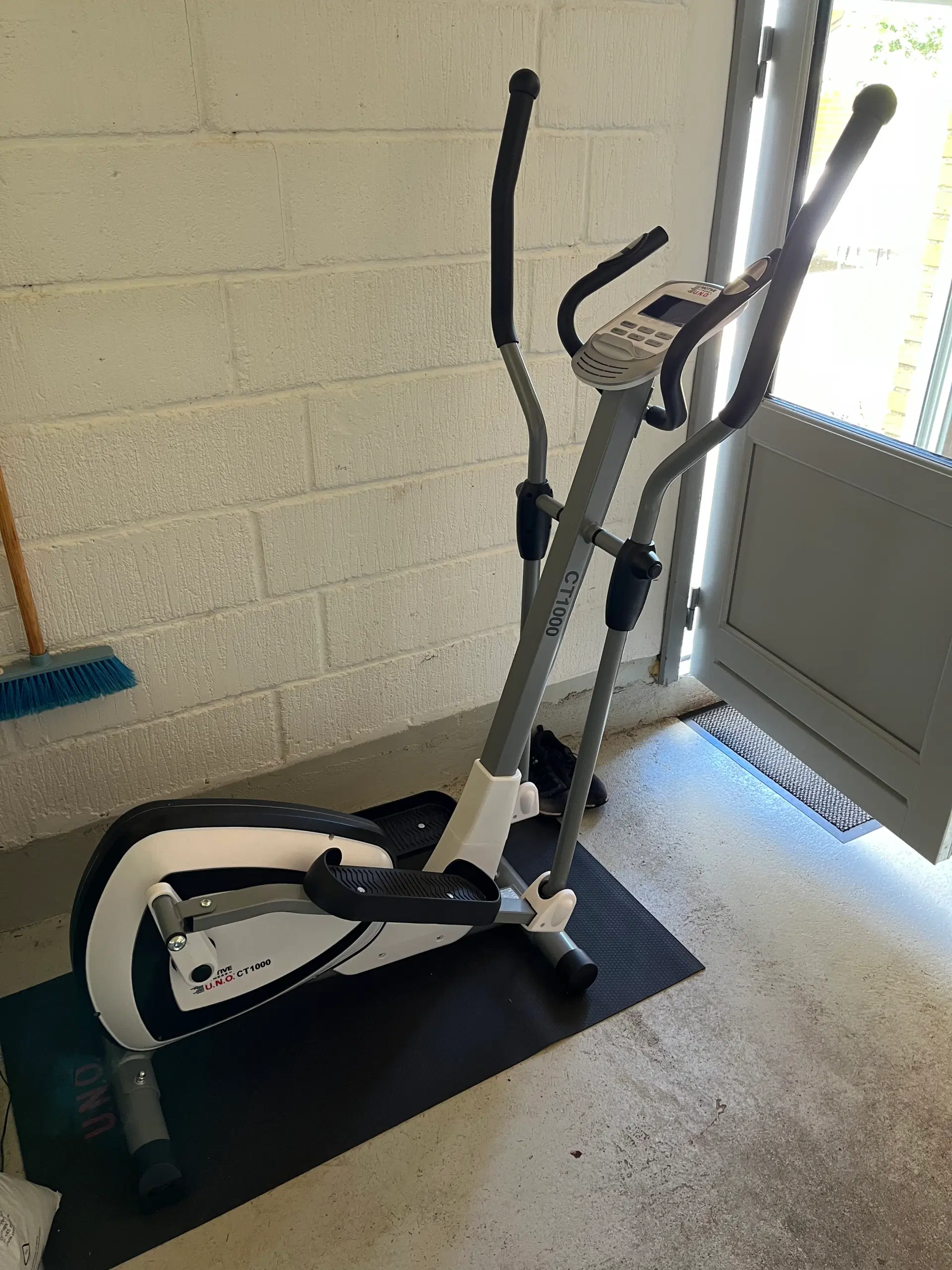 UNO Crosstrainer CT1000