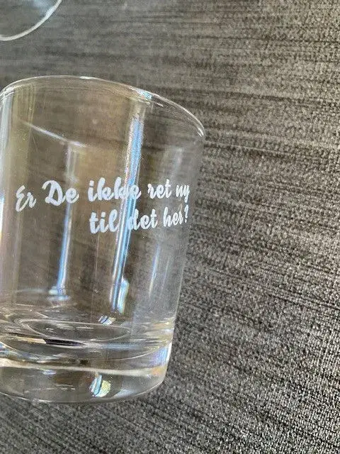 6 glas med tekst