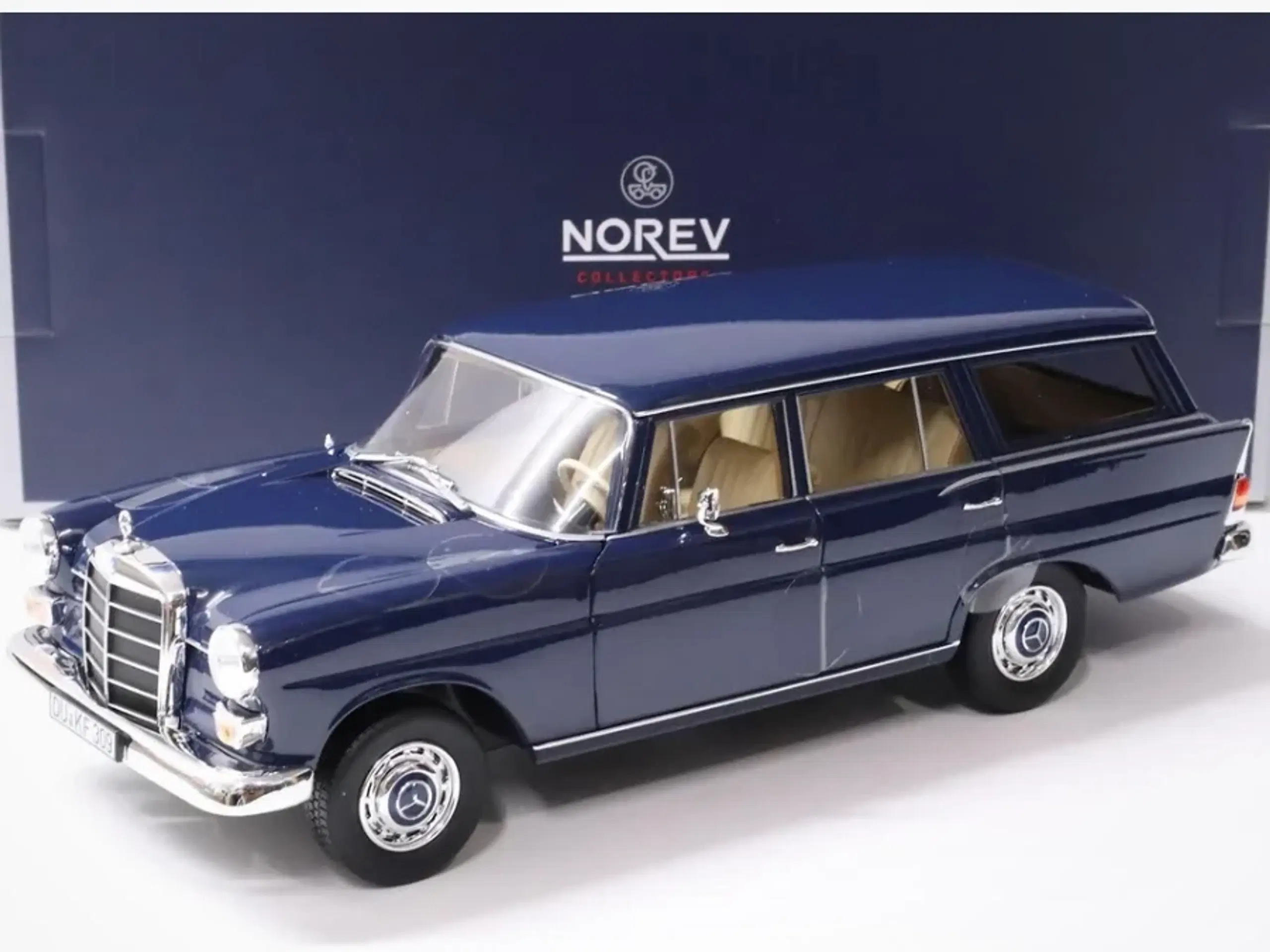 1:18 Mercedes 200 Universial 1966