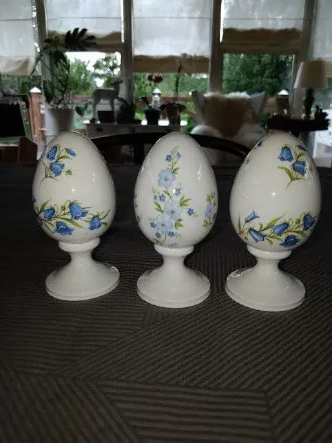 3 Smukke Porcelæns Æg fra Staffordshire