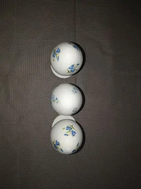 3 Smukke Porcelæns Æg fra Staffordshire