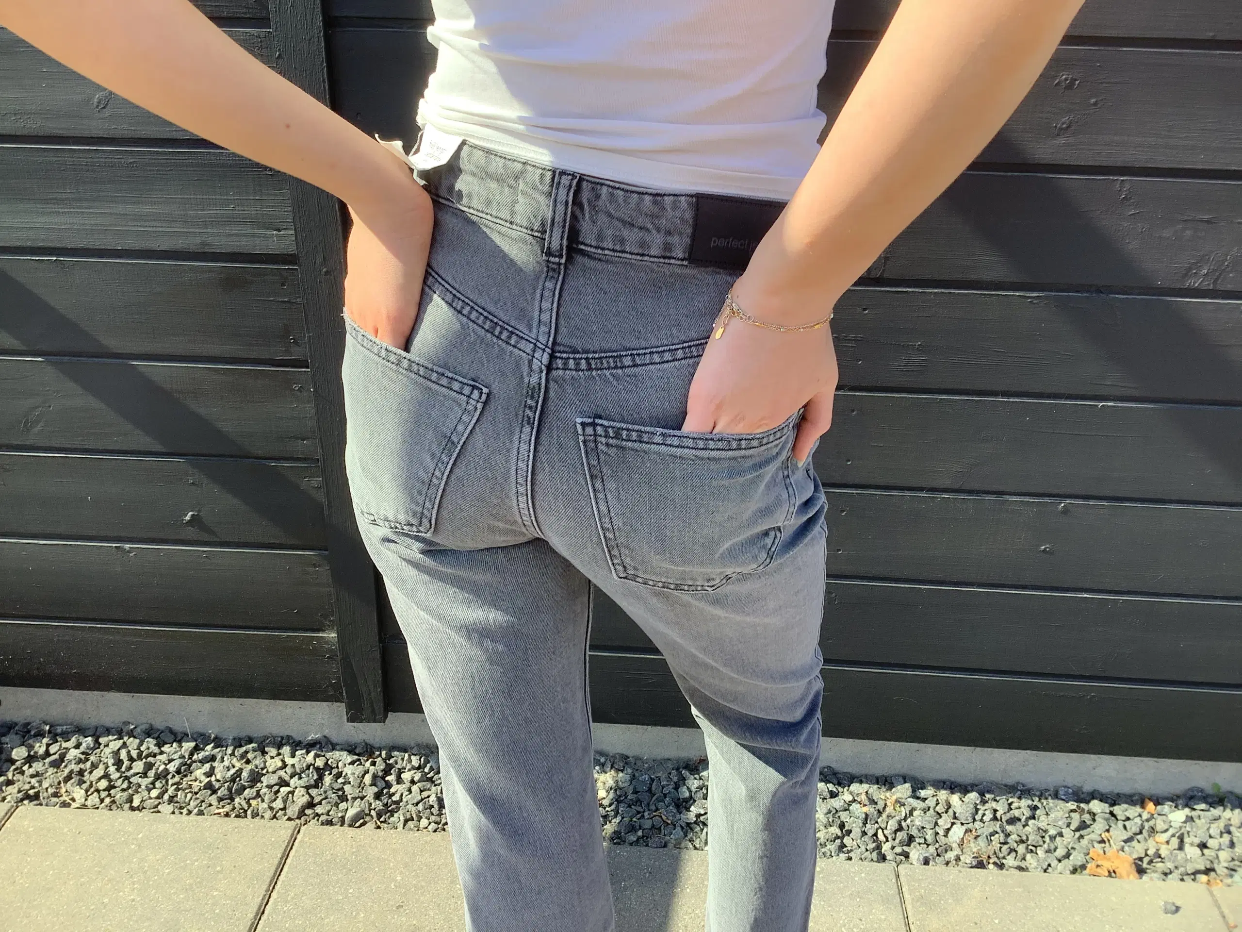 Gina Tricot str 32 grå jeans