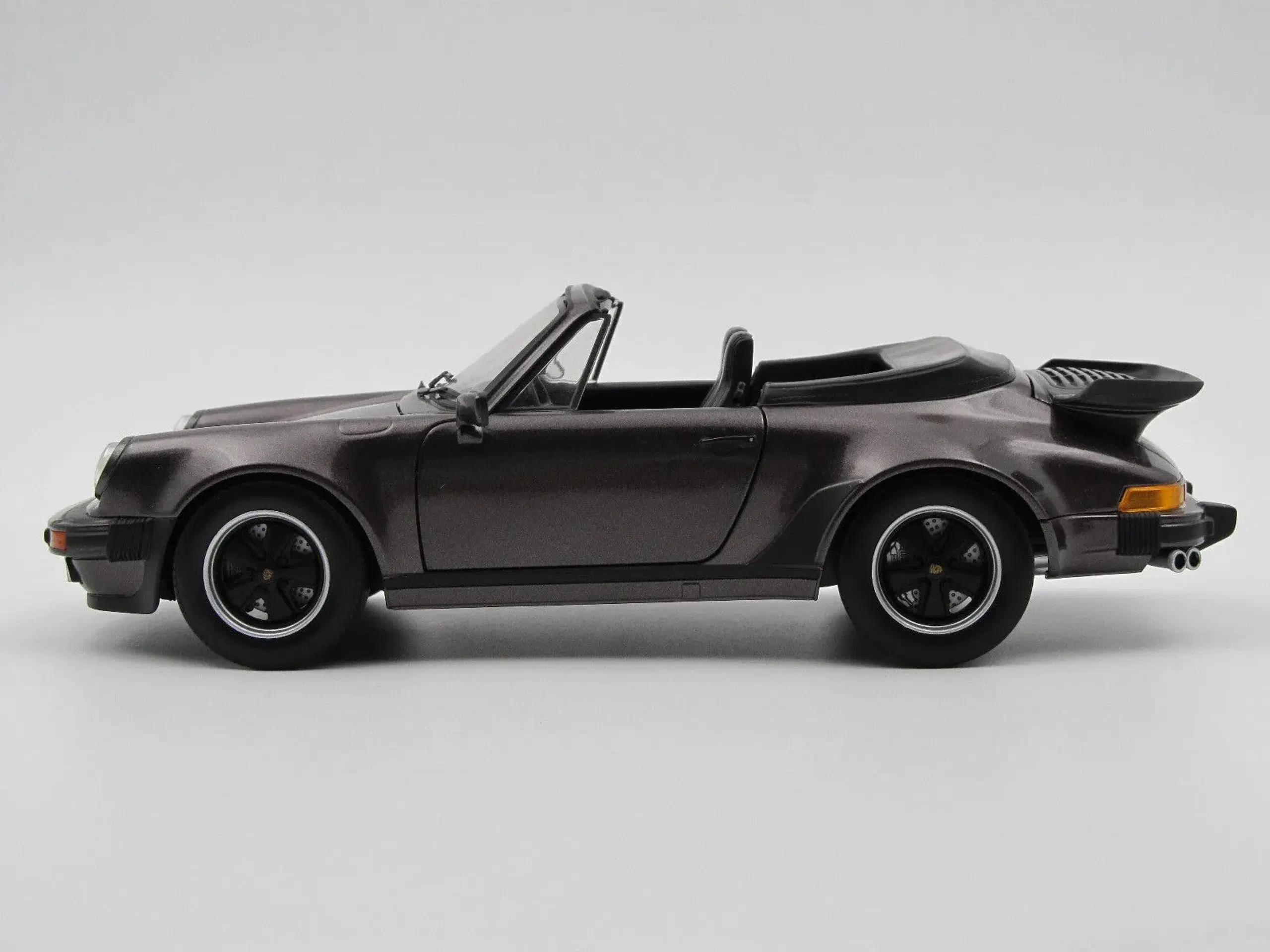 1987 Porsche 911 / 930 Turbo Cabriolet - 1:18