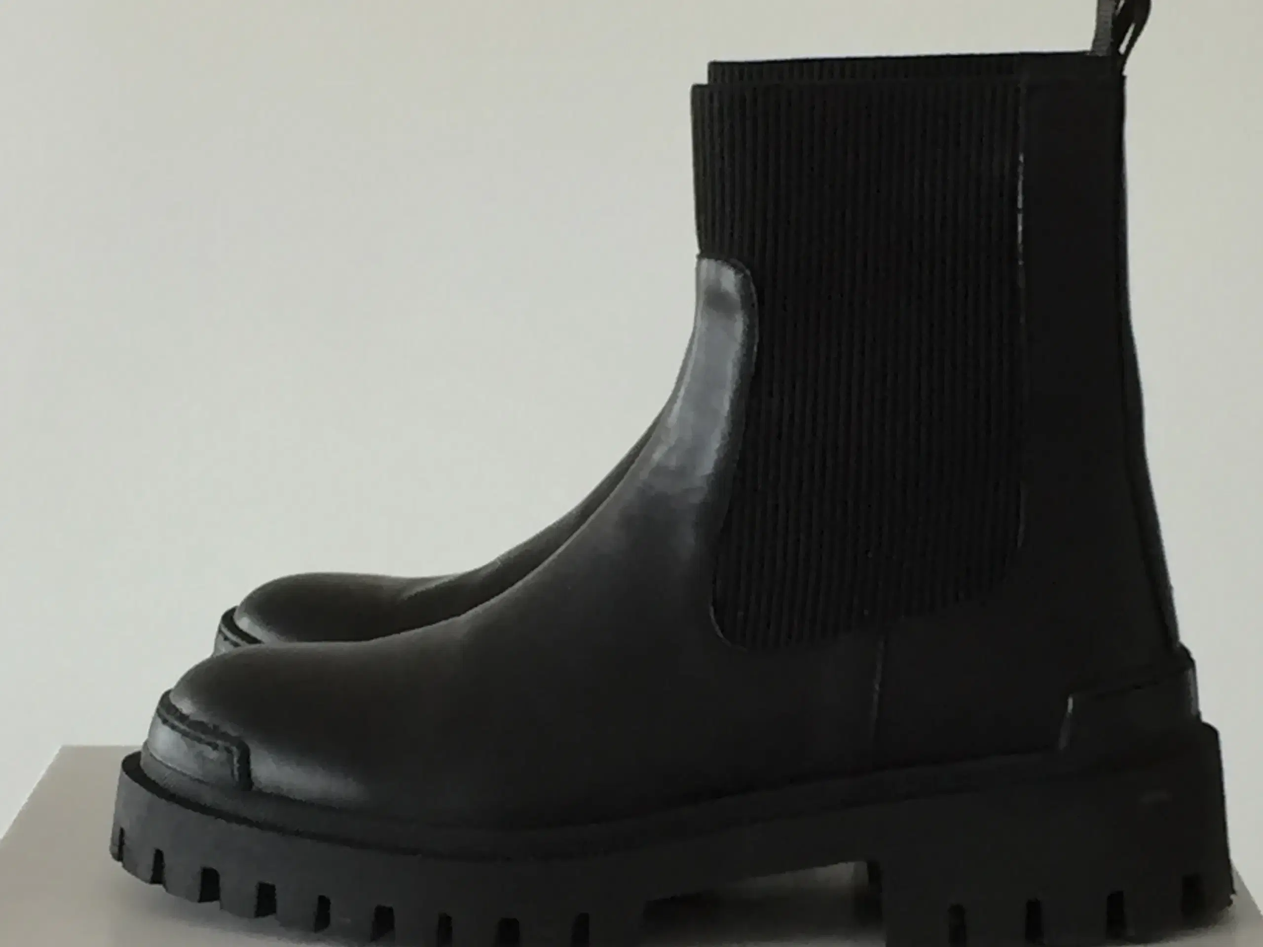 Angulus Chelsea boots