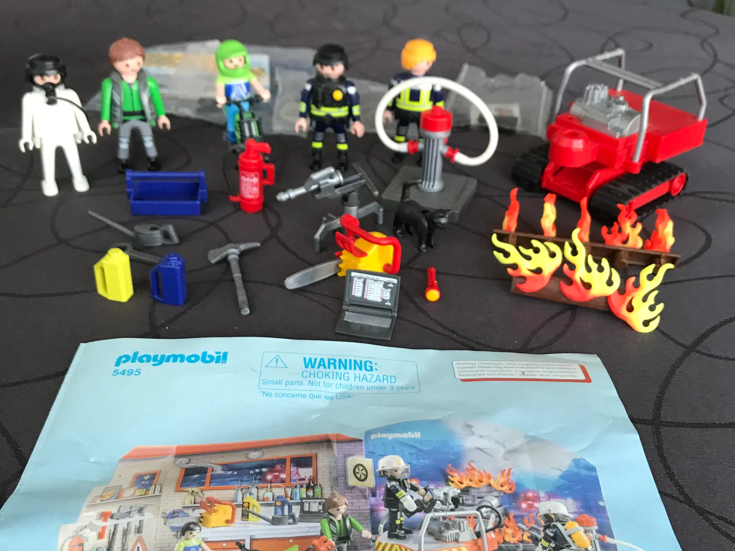 Playmobil model 5495. Brandmænd med vandpumpe.