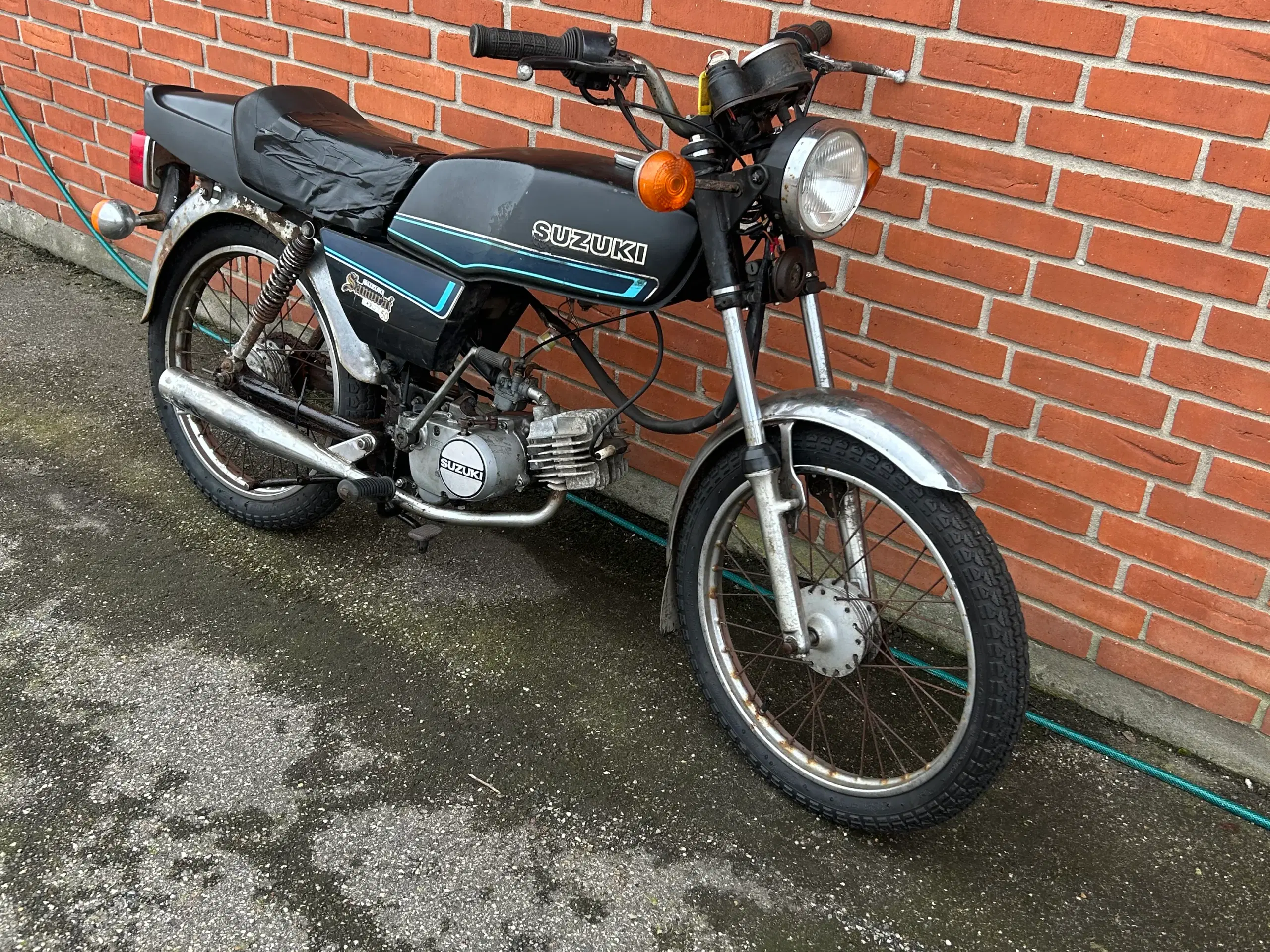 Suzuki dm50