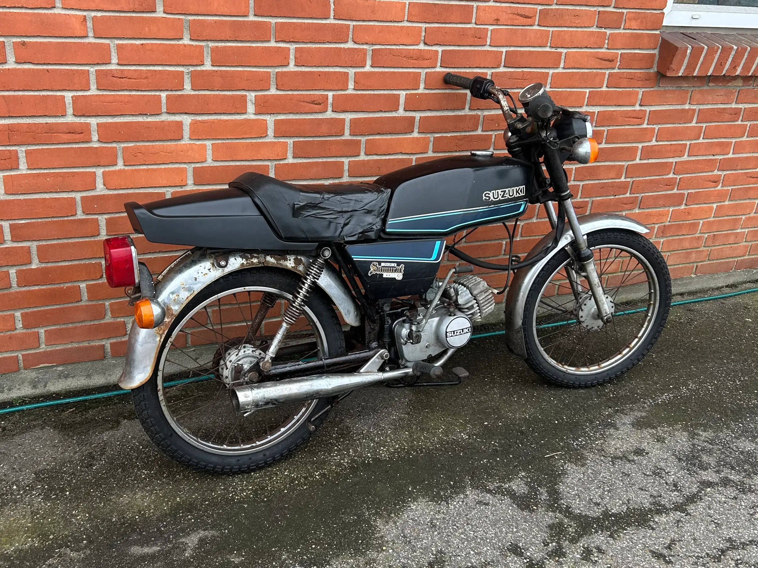 Suzuki dm50