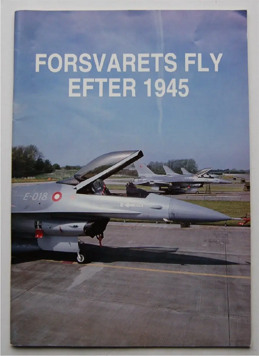 FORSVARETS FLY EFTER 1945 i farver