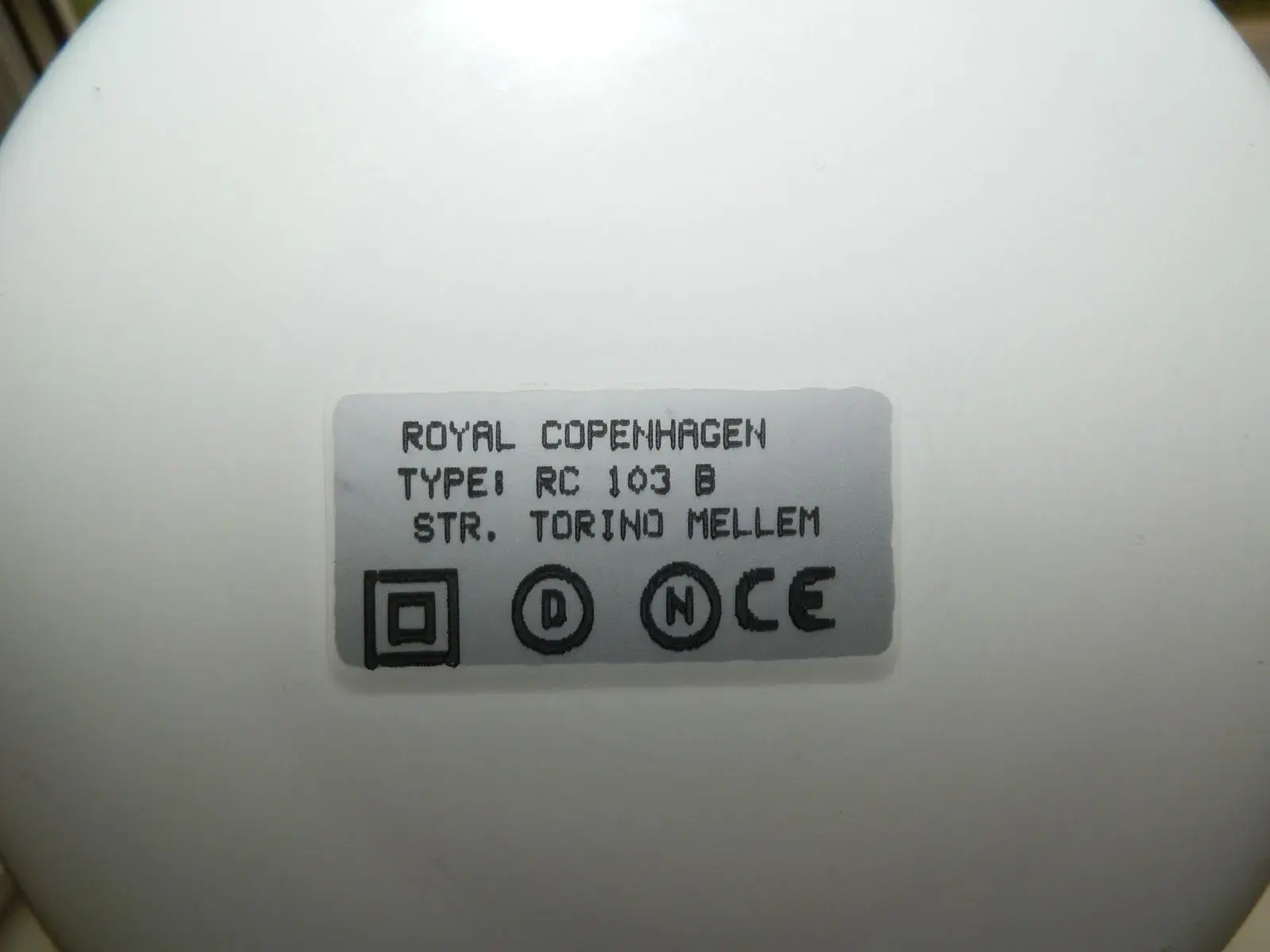 Hvid Royal Copenhagen bordlampe