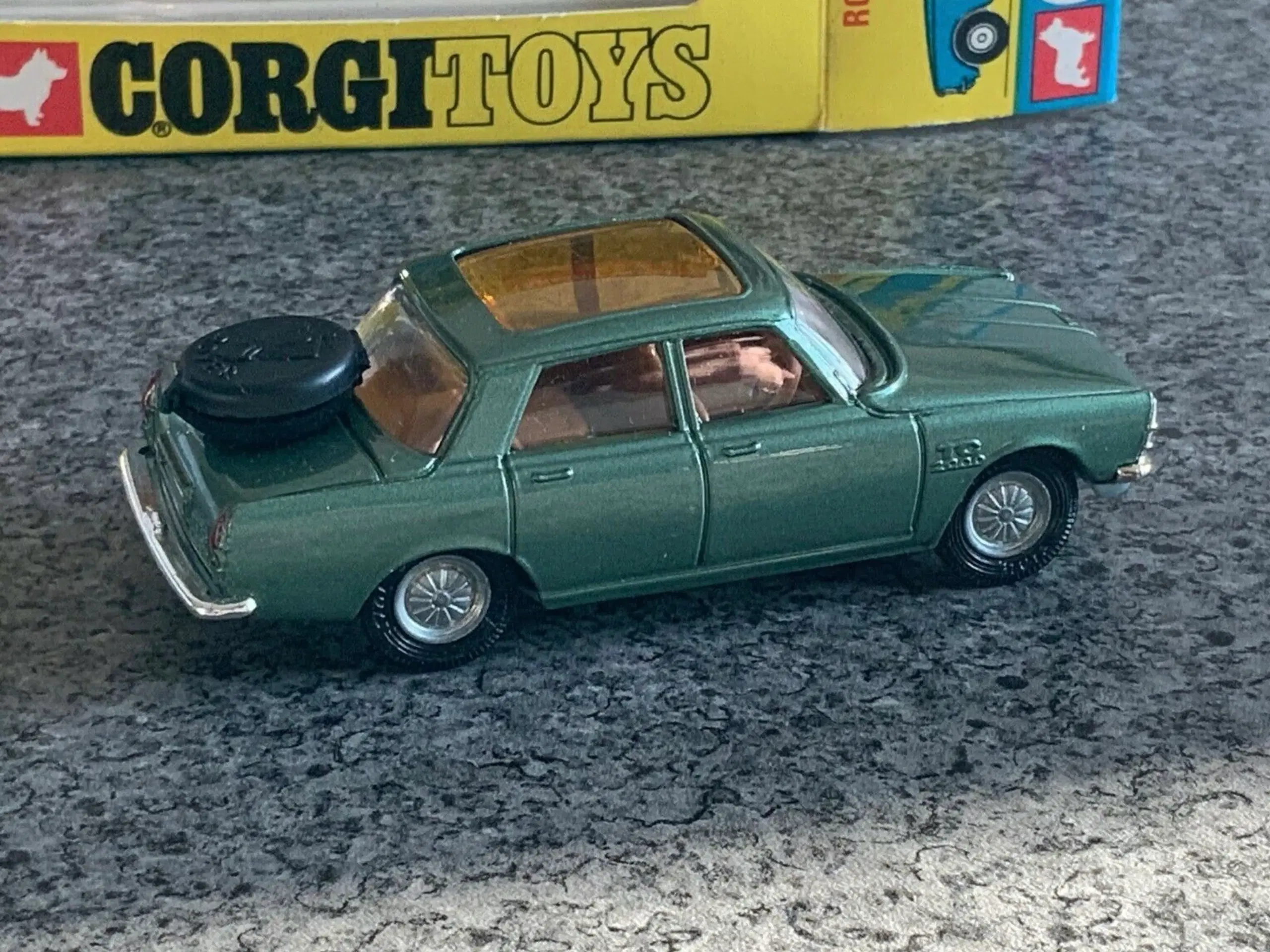 Corgi Toys No 275 Rover 2000 TC scale 1:43