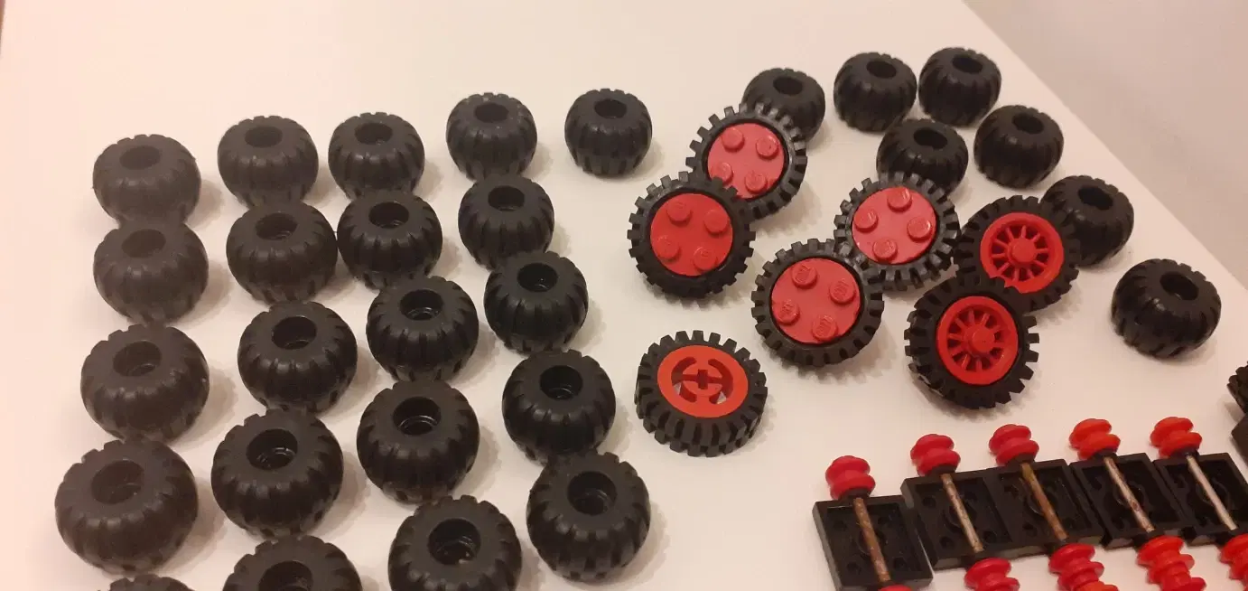 LEGO stort sæt med hjul gummidæk aksler mm