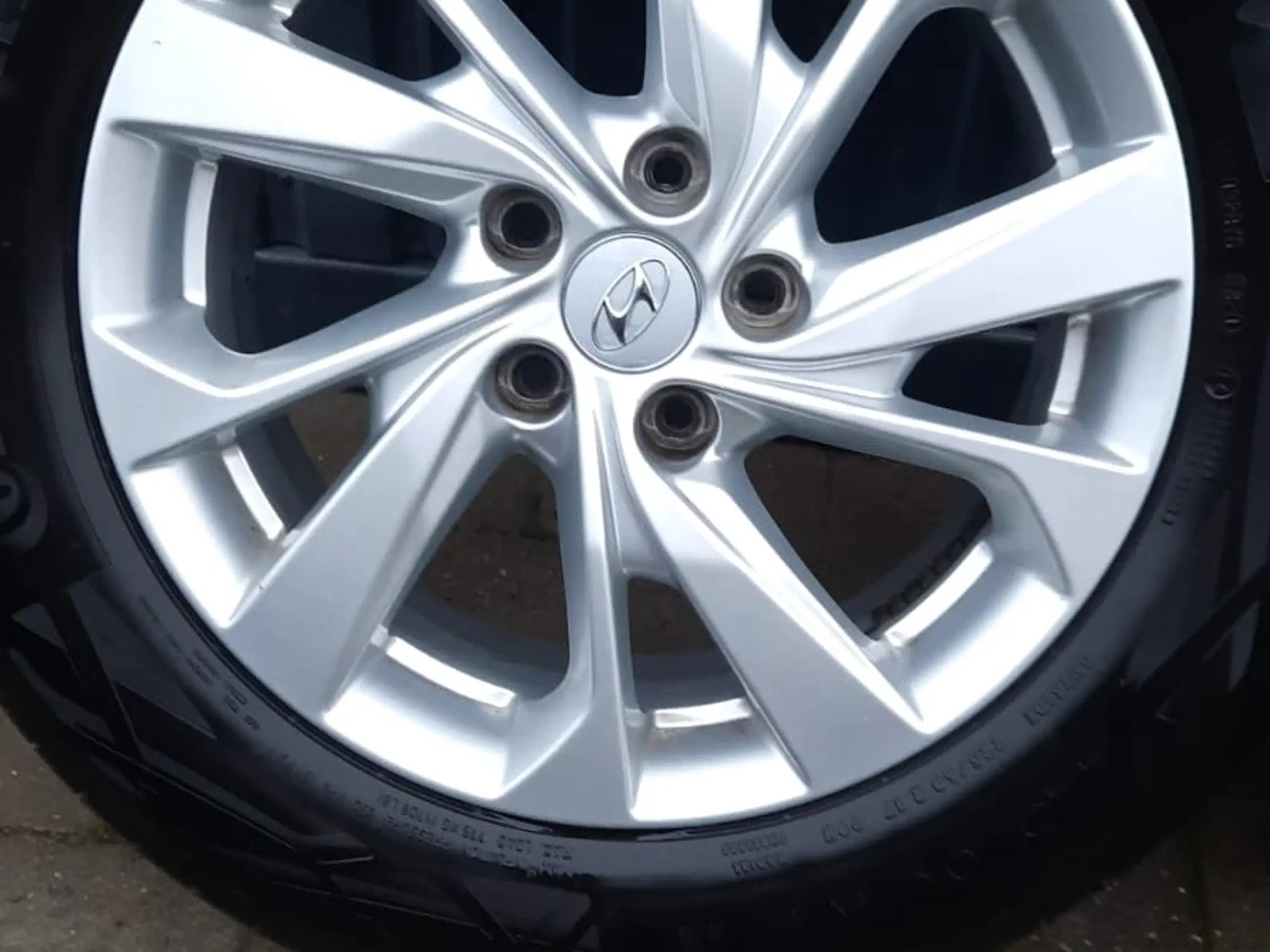 17" Hyundai Tucson alufælge købes