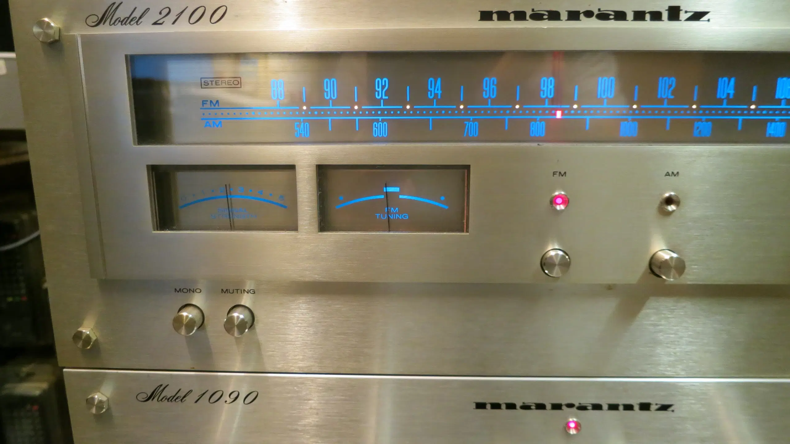 High END VINTAGE MARANTZ 1090 + MARANTZ 2100