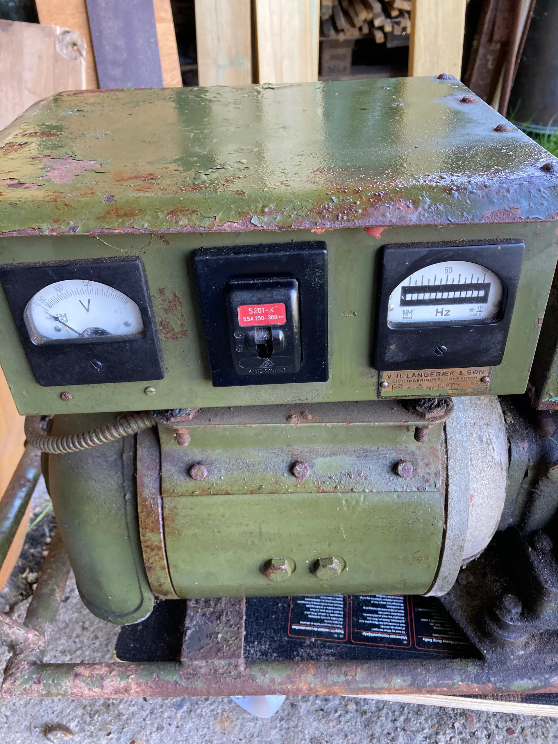 Generator 220 V 77 A benzin (gl militær Generator