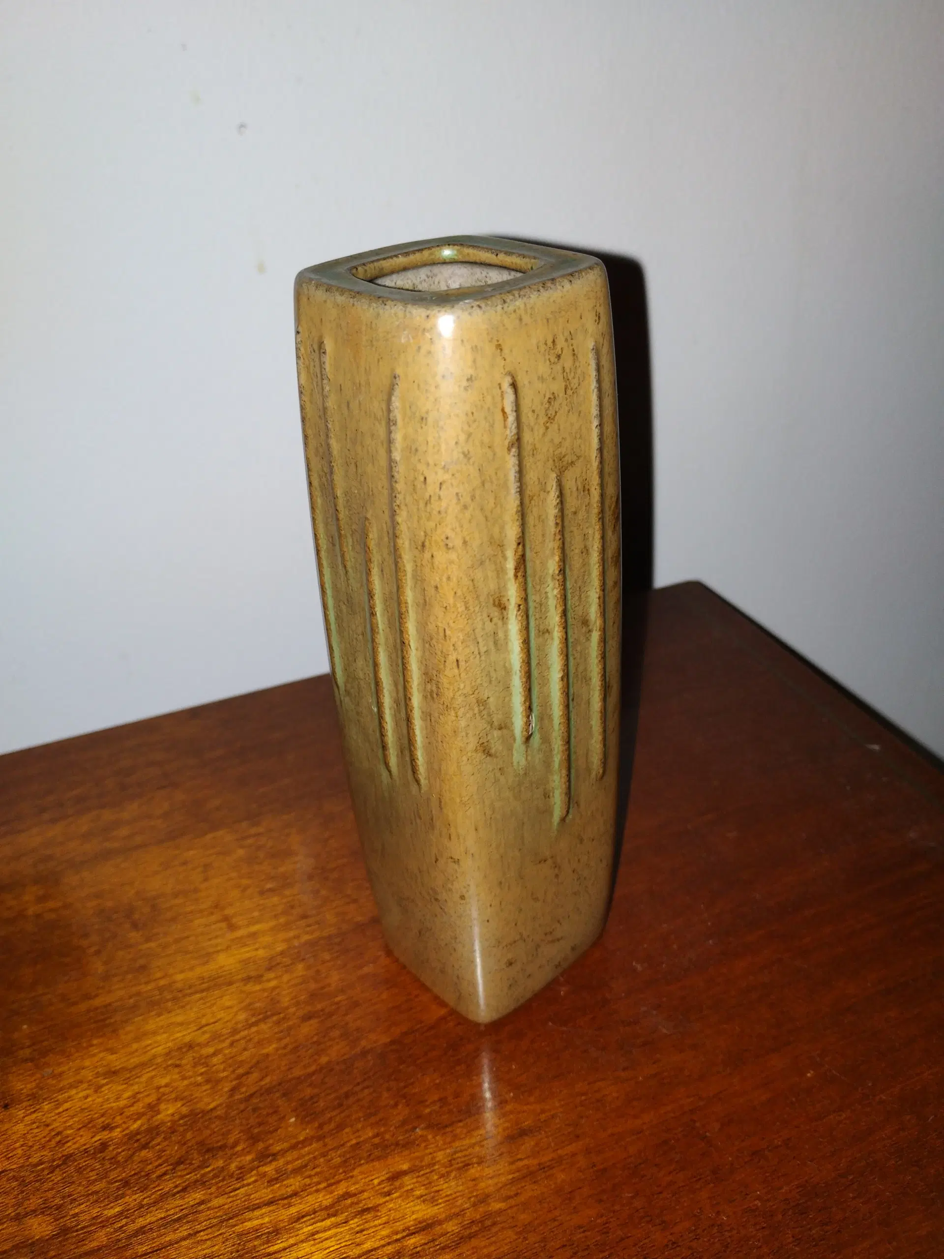 Ravnild keramik vase