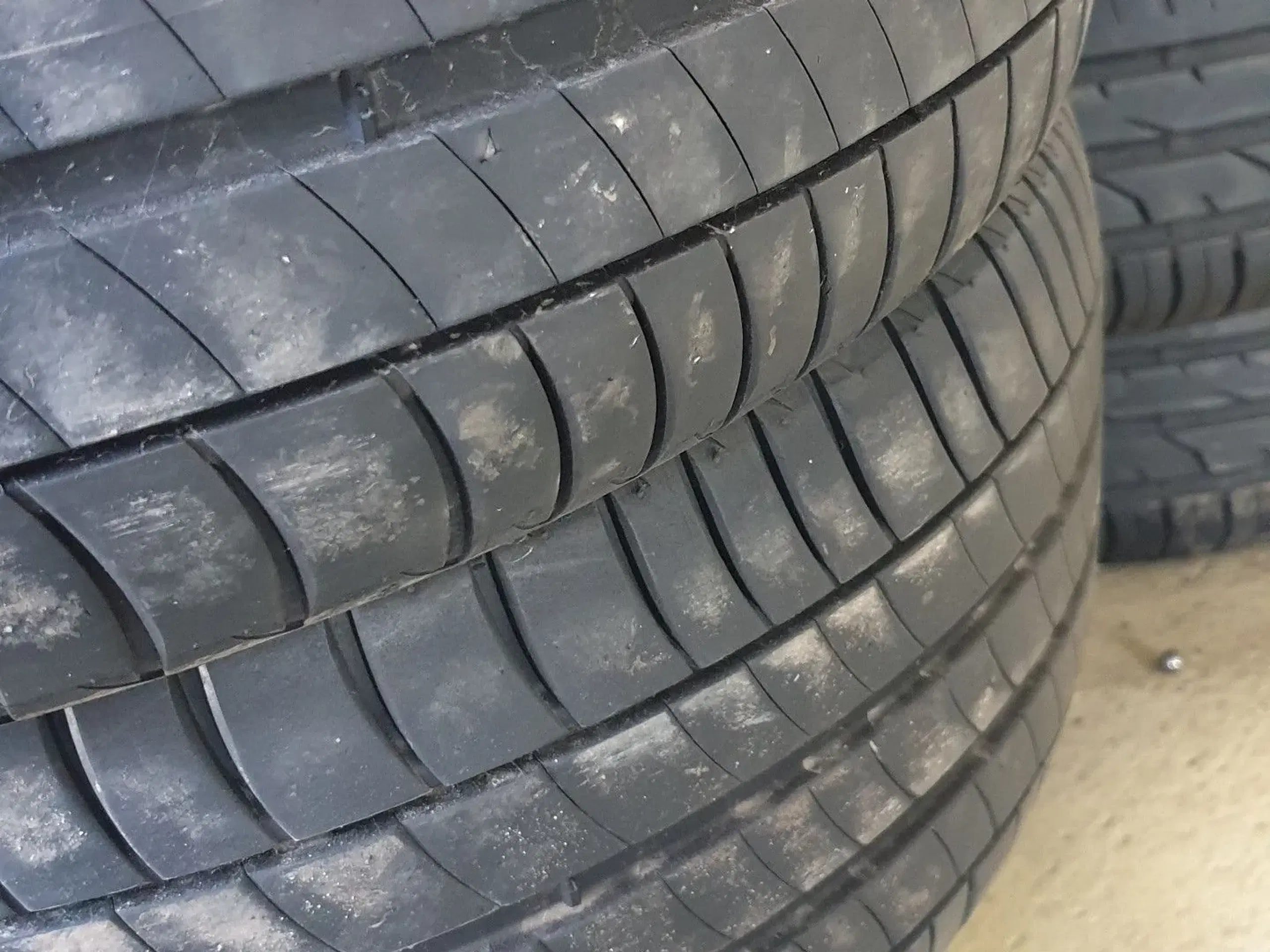 Michelin  primacy 215/45-16