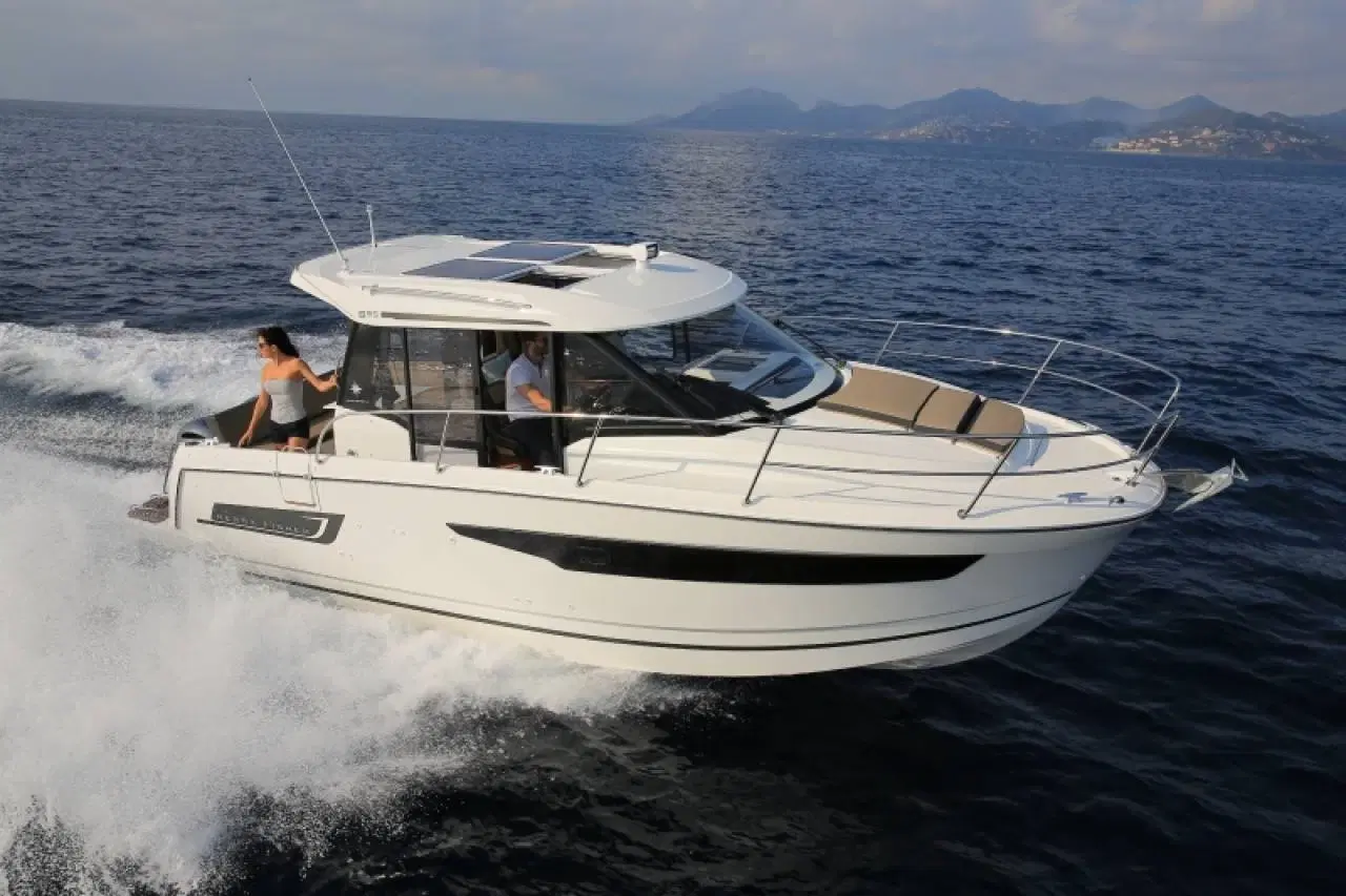 Jeanneau Merry Fisher 895 Cruiser